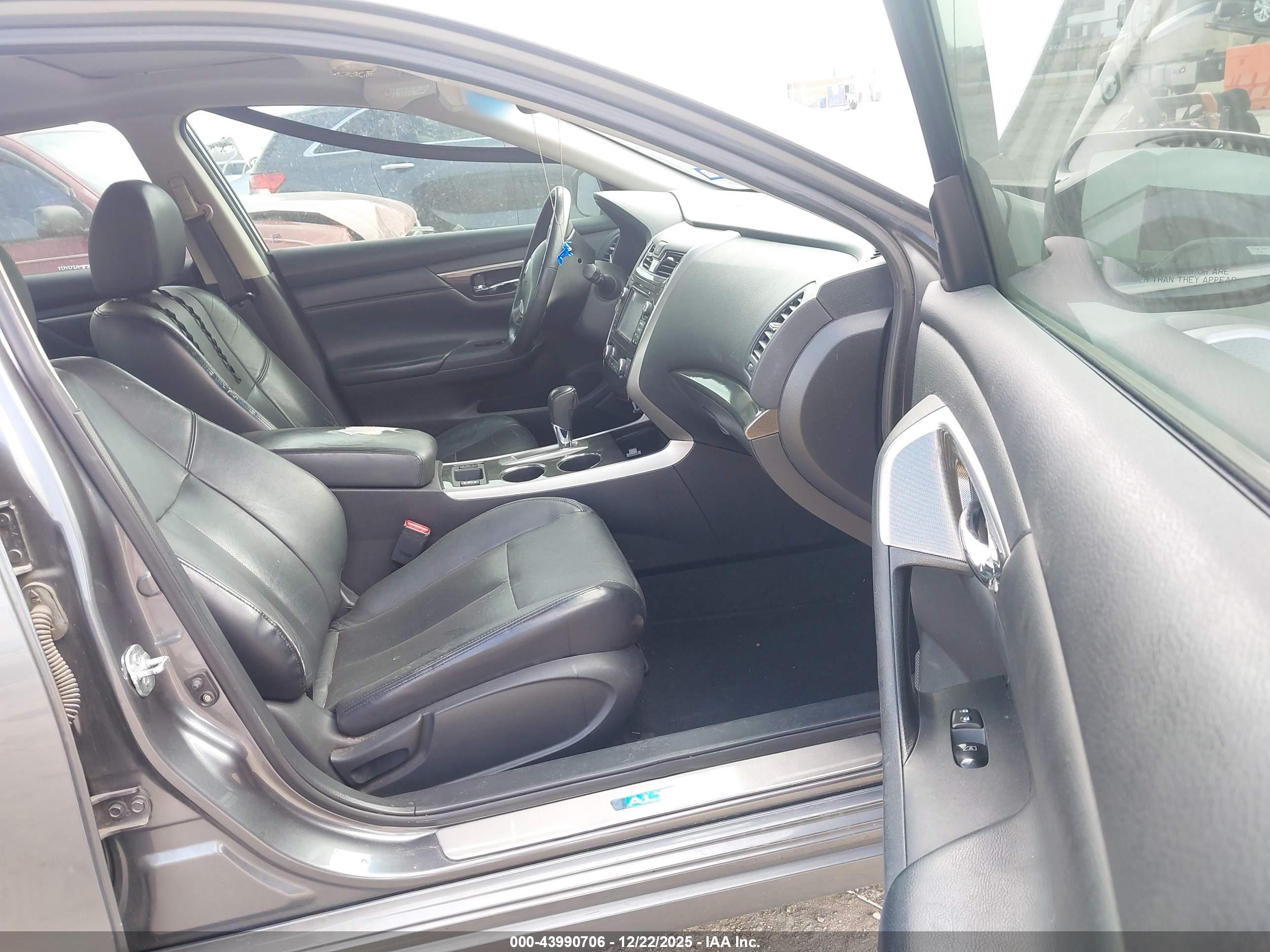 NISSAN ALTIMA image 5