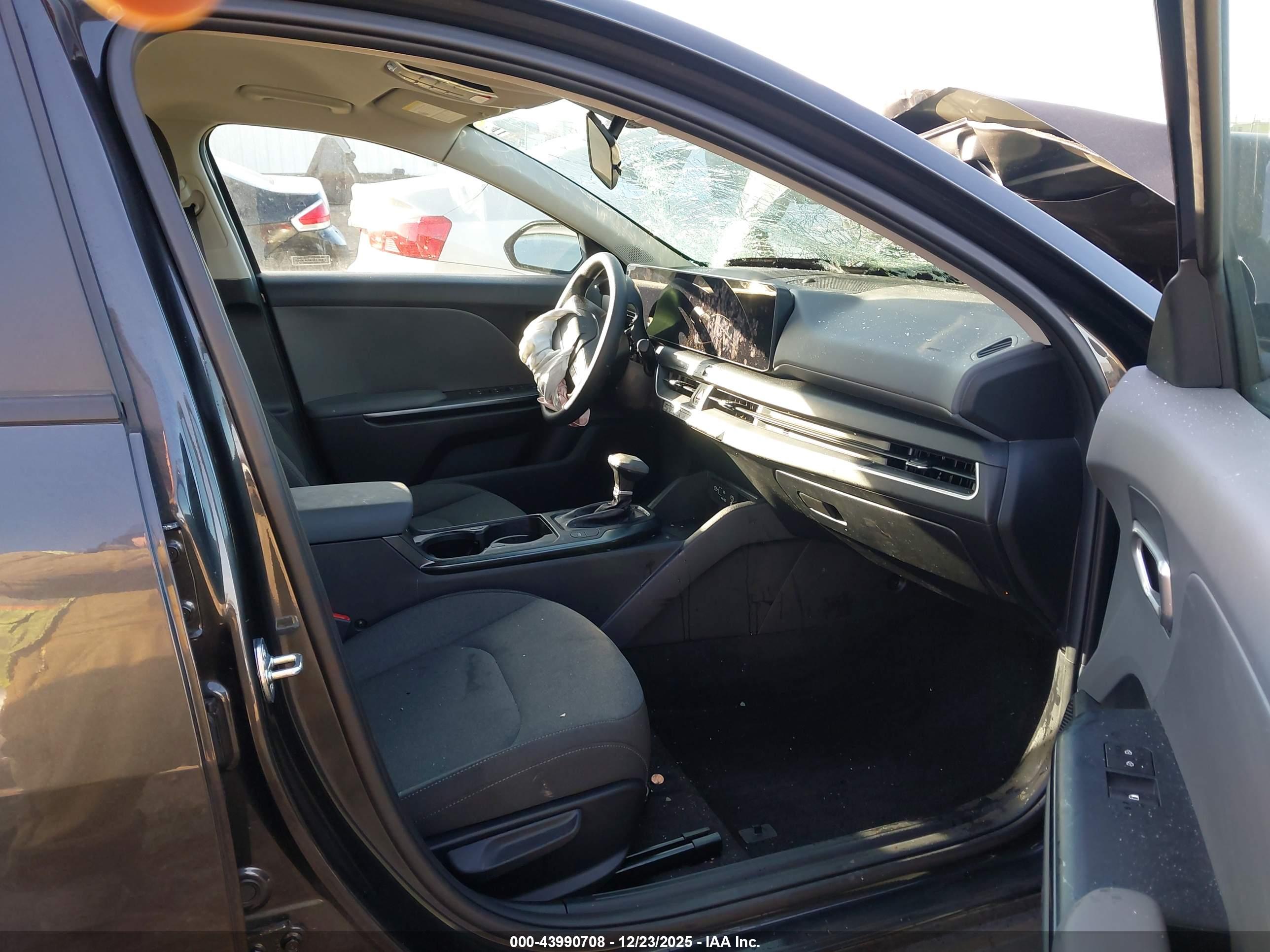 KIA K4 image 5