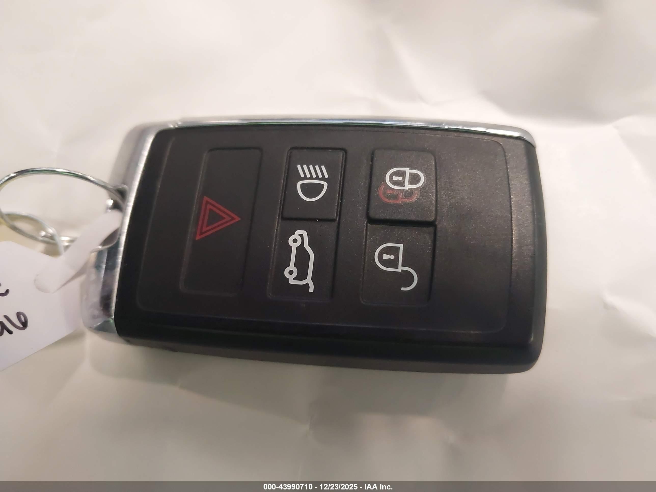 LAND ROVER image 11