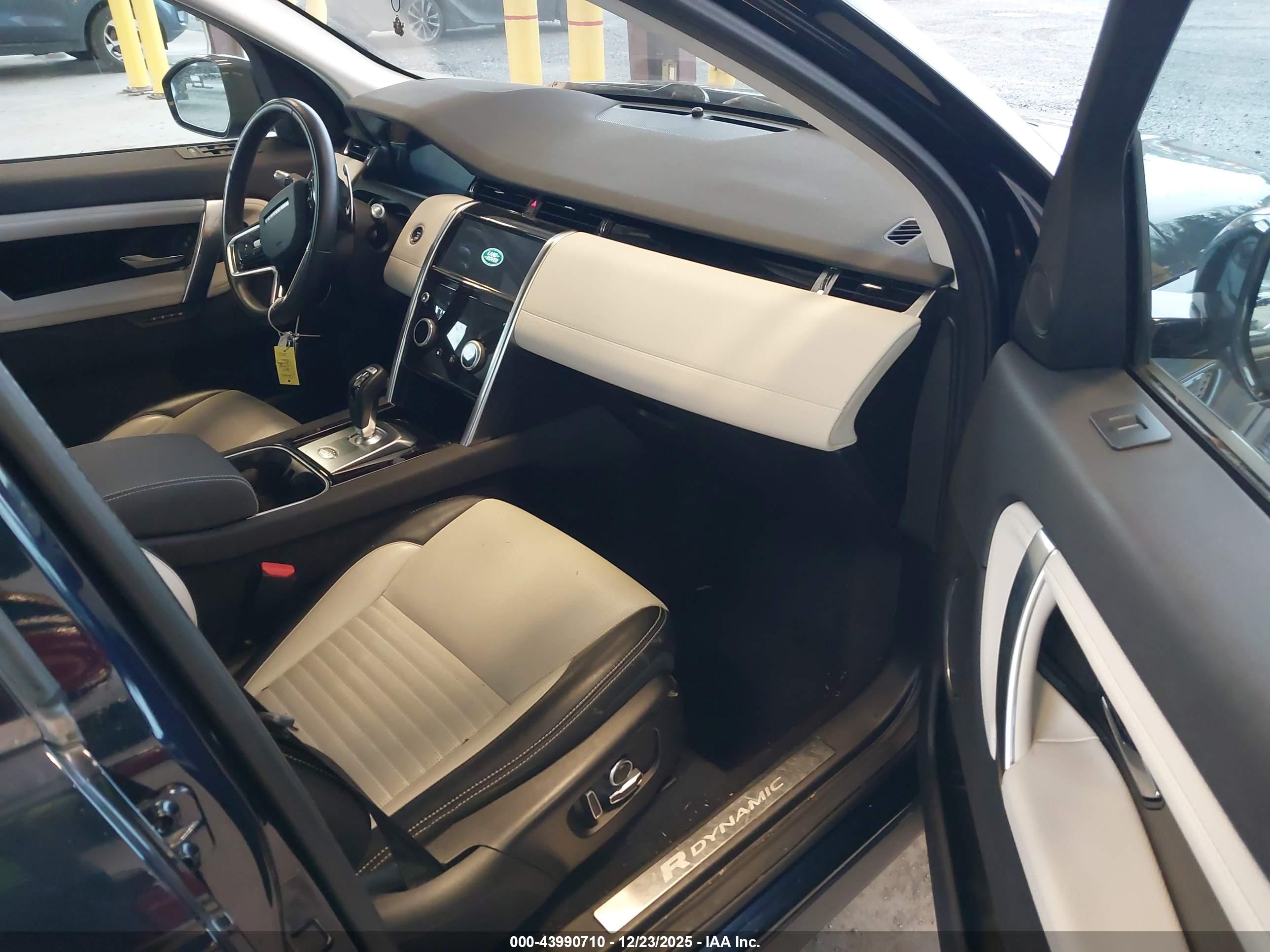 LAND ROVER image 5