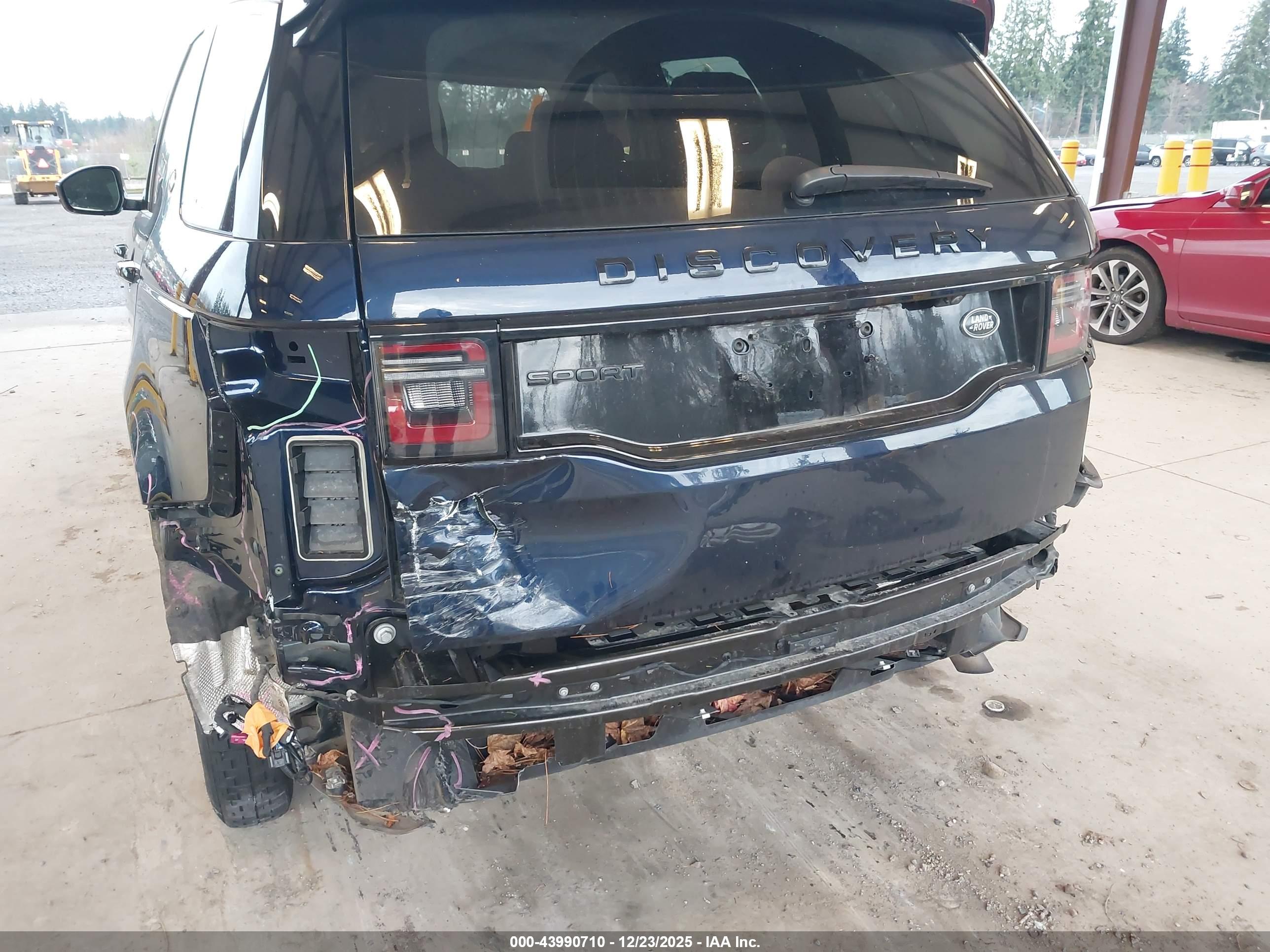 LAND ROVER image 6