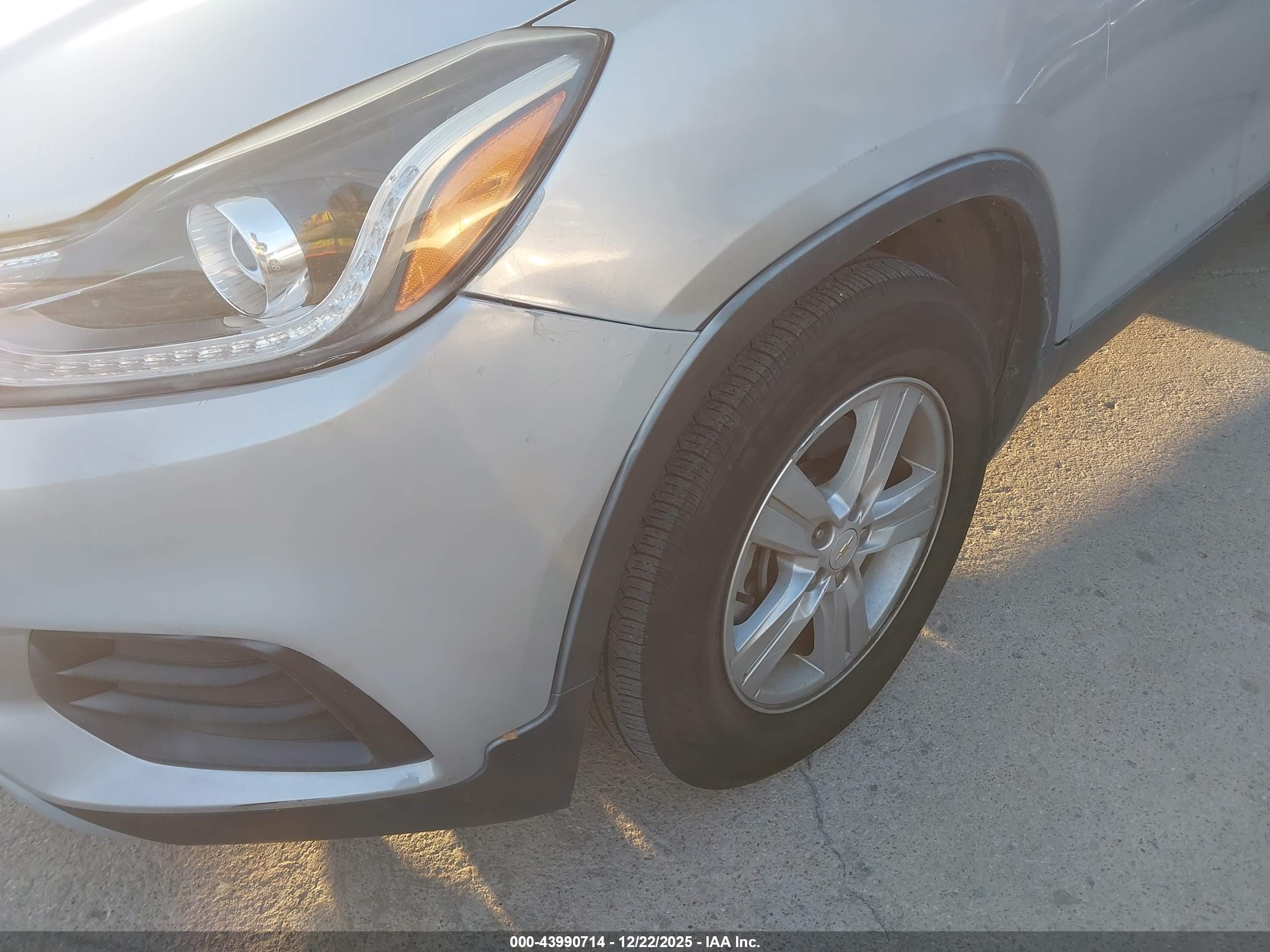 CHEVROLET TRAX image 6