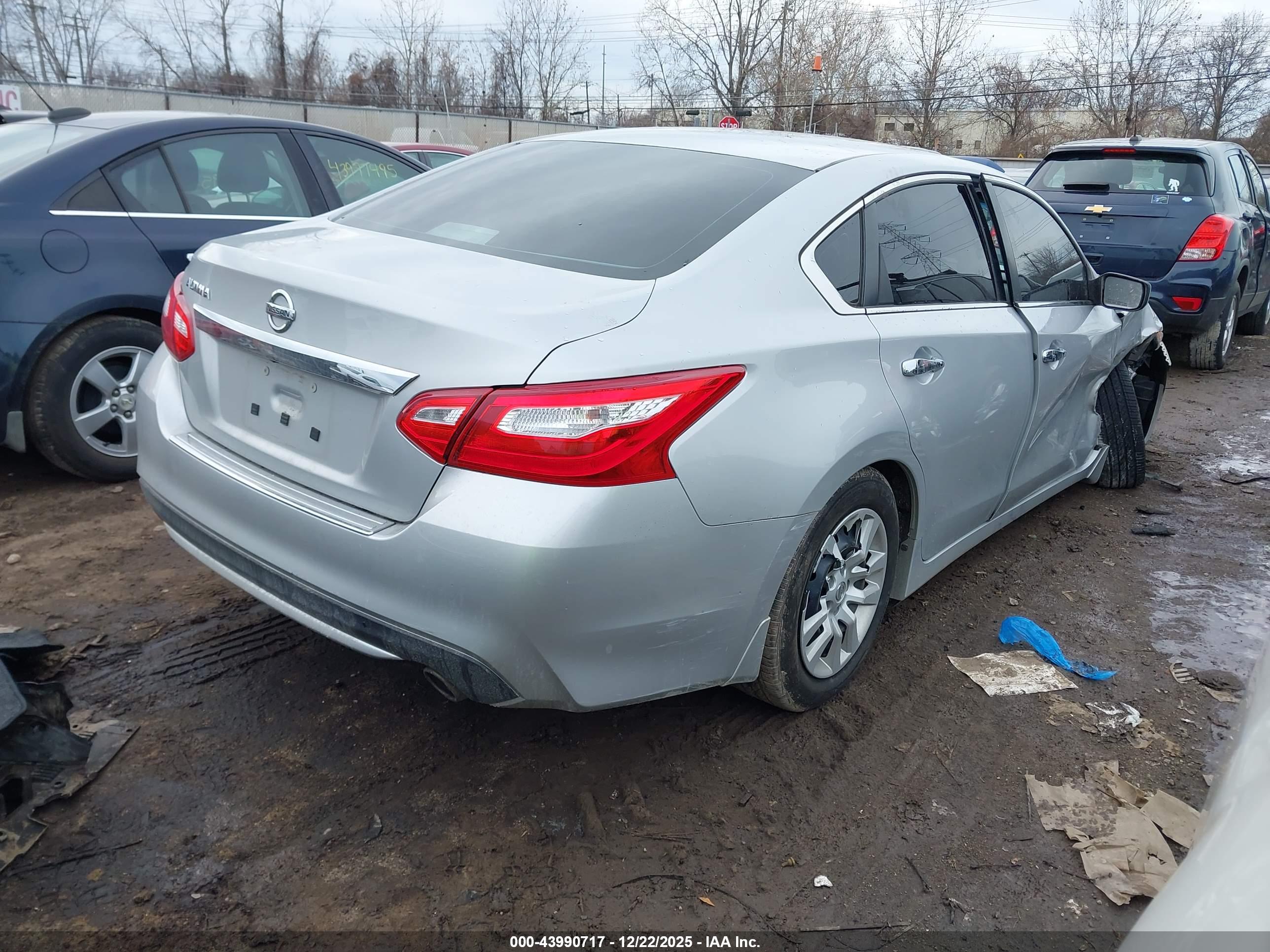 NISSAN ALTIMA image 4