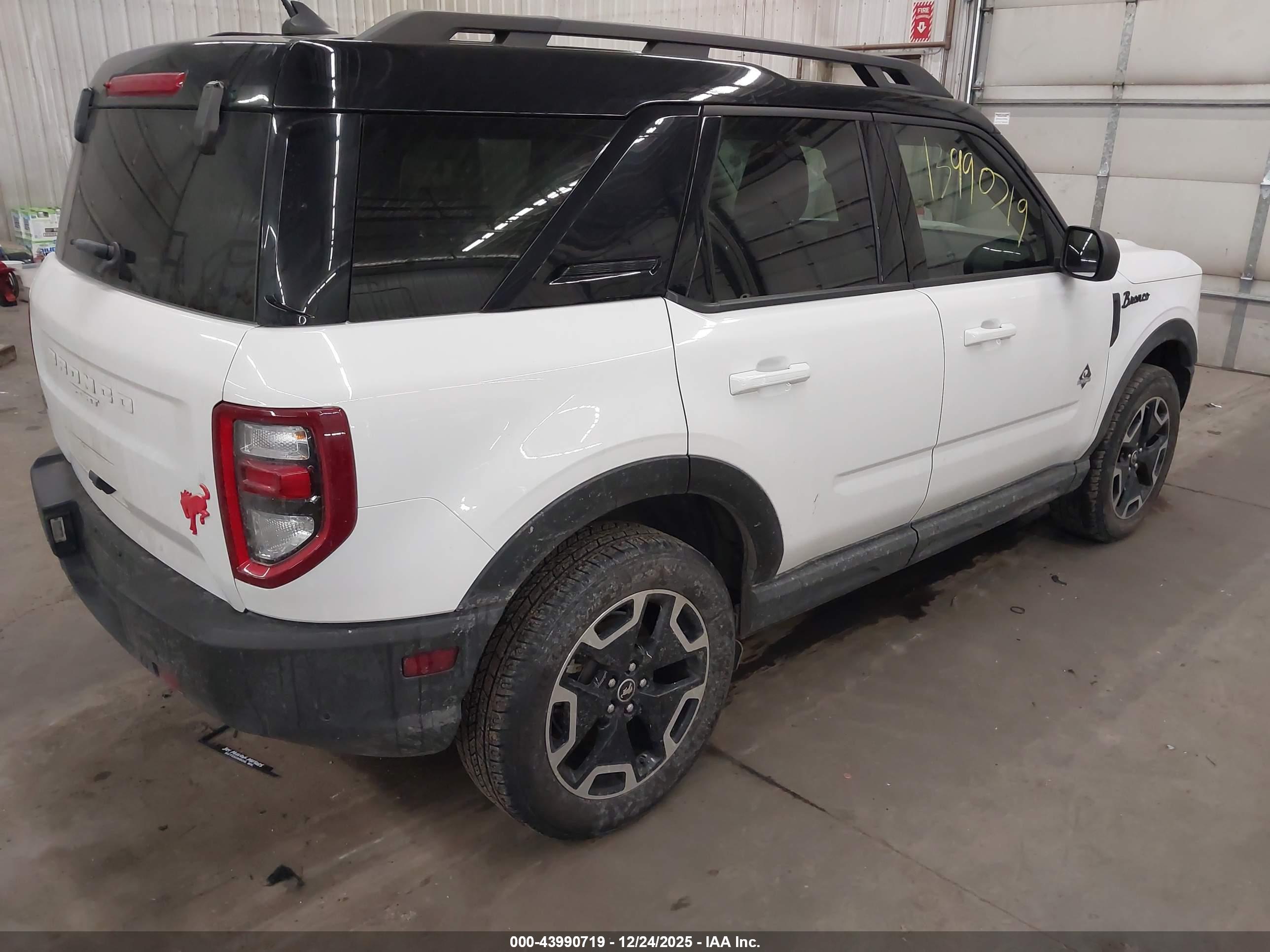 FORD BRONCO image 4