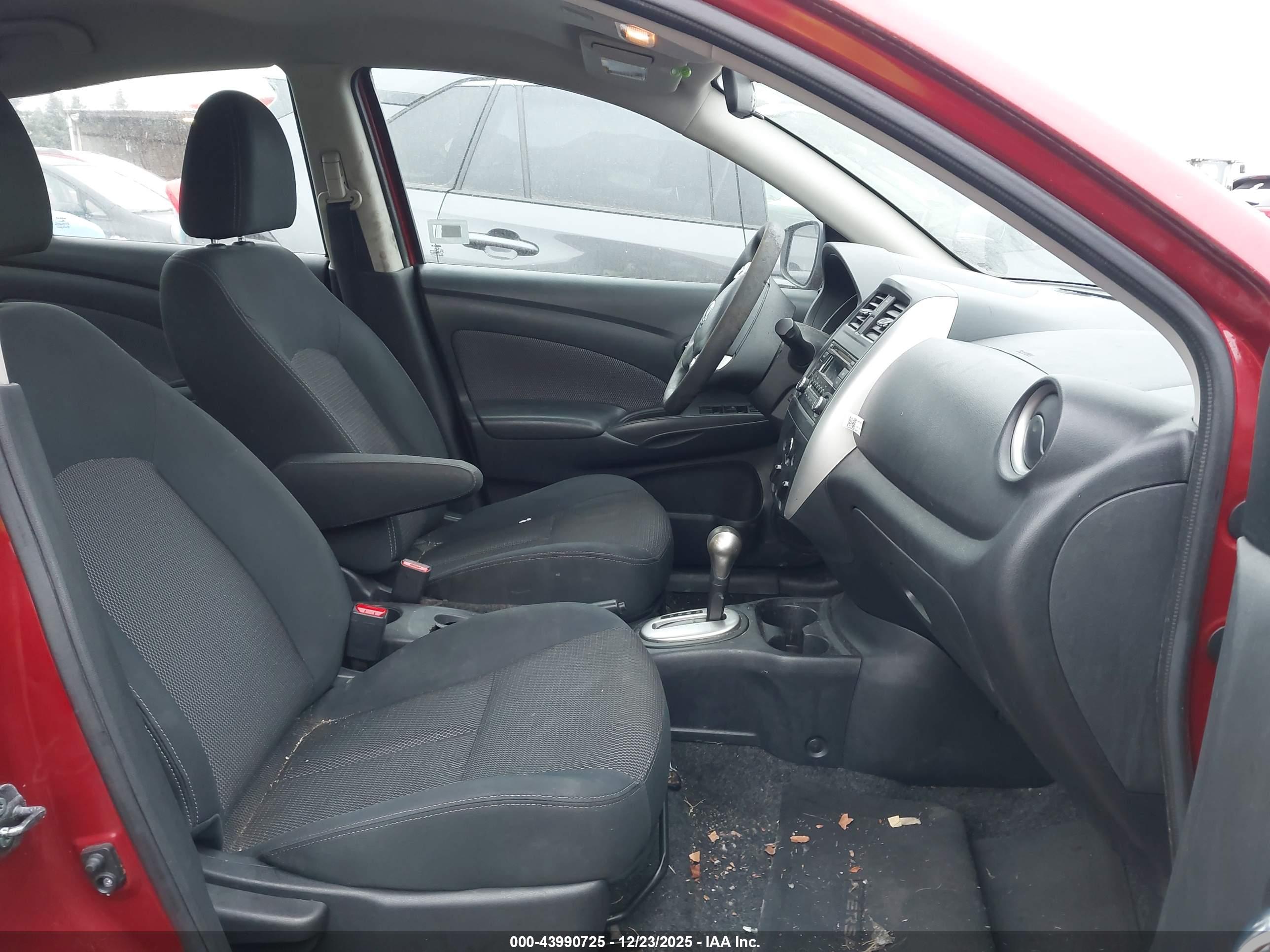 NISSAN VERSA image 5