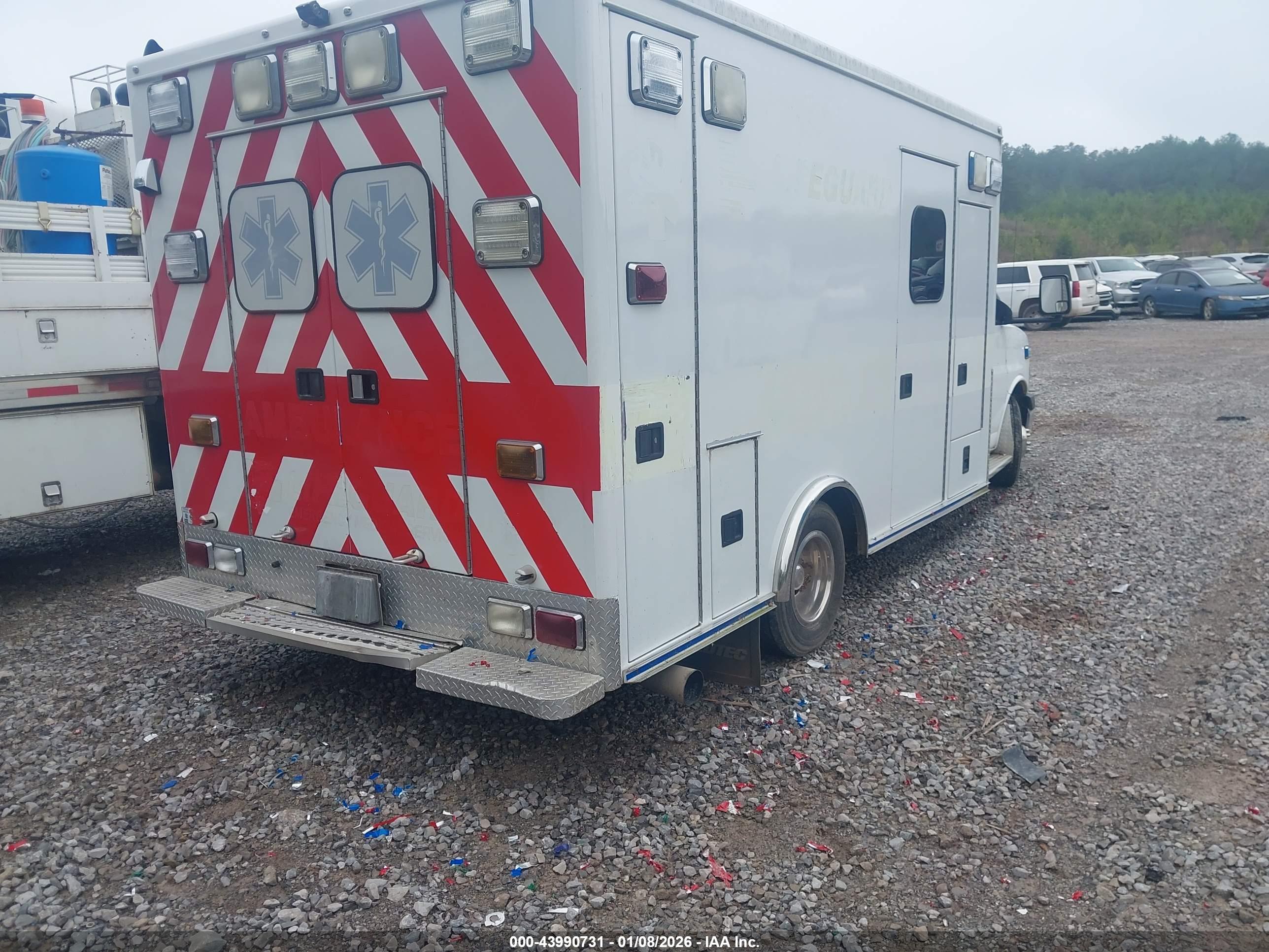CHEVROLET EXPRESS image 4