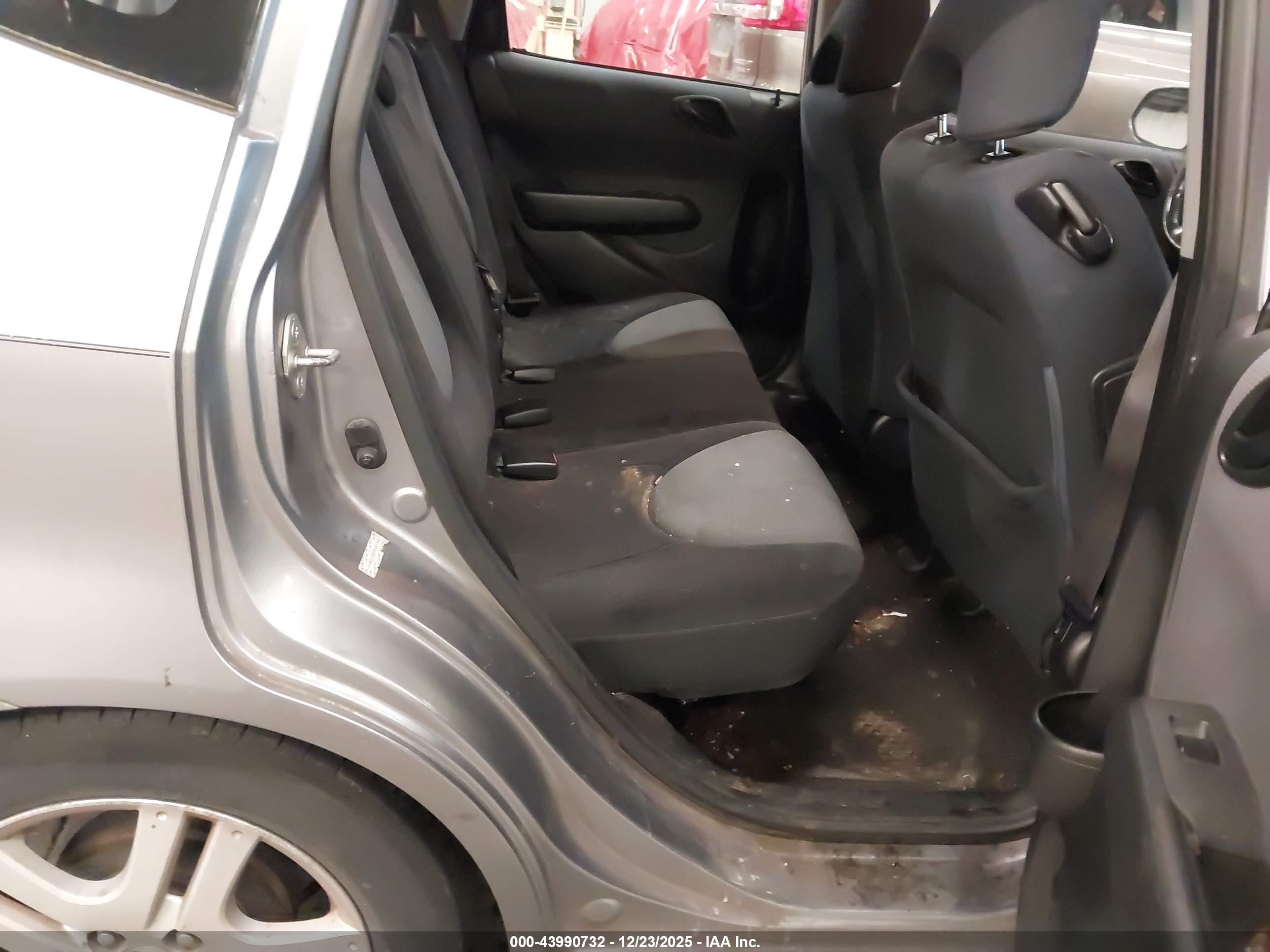 HONDA FIT image 8