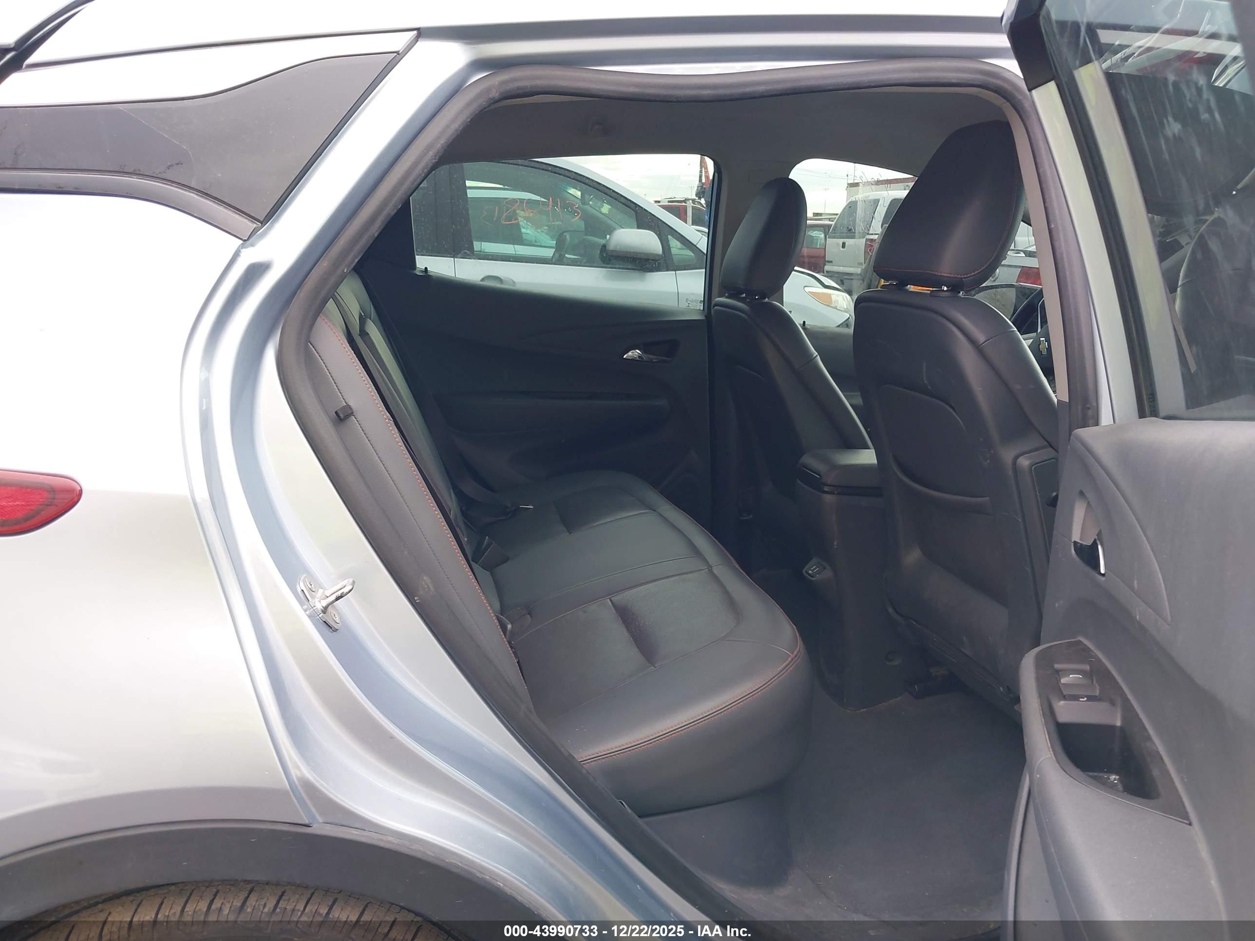 CHEVROLET BOLT image 8