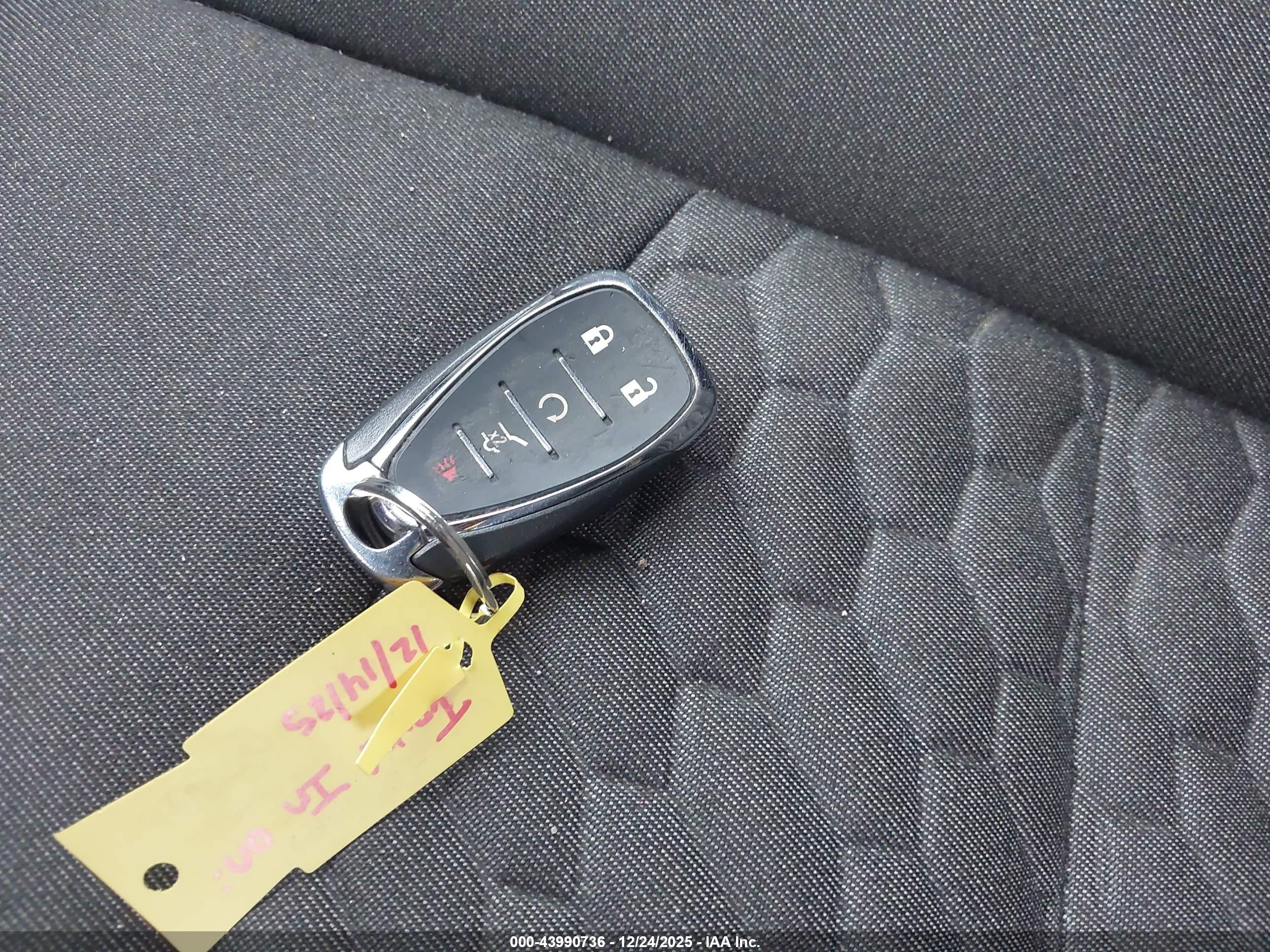 CHEVROLET EQUINOX image 11