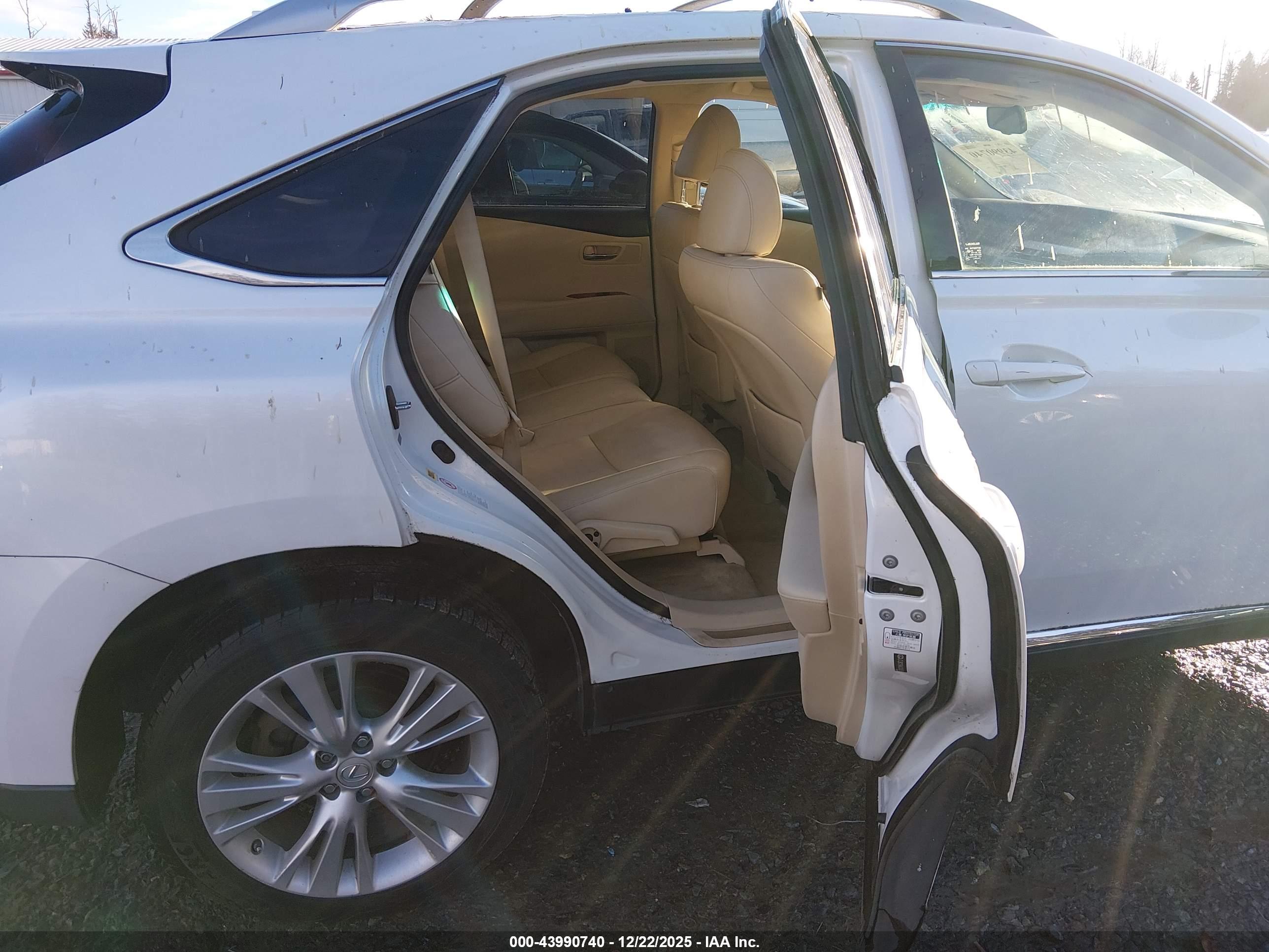 LEXUS RX image 8