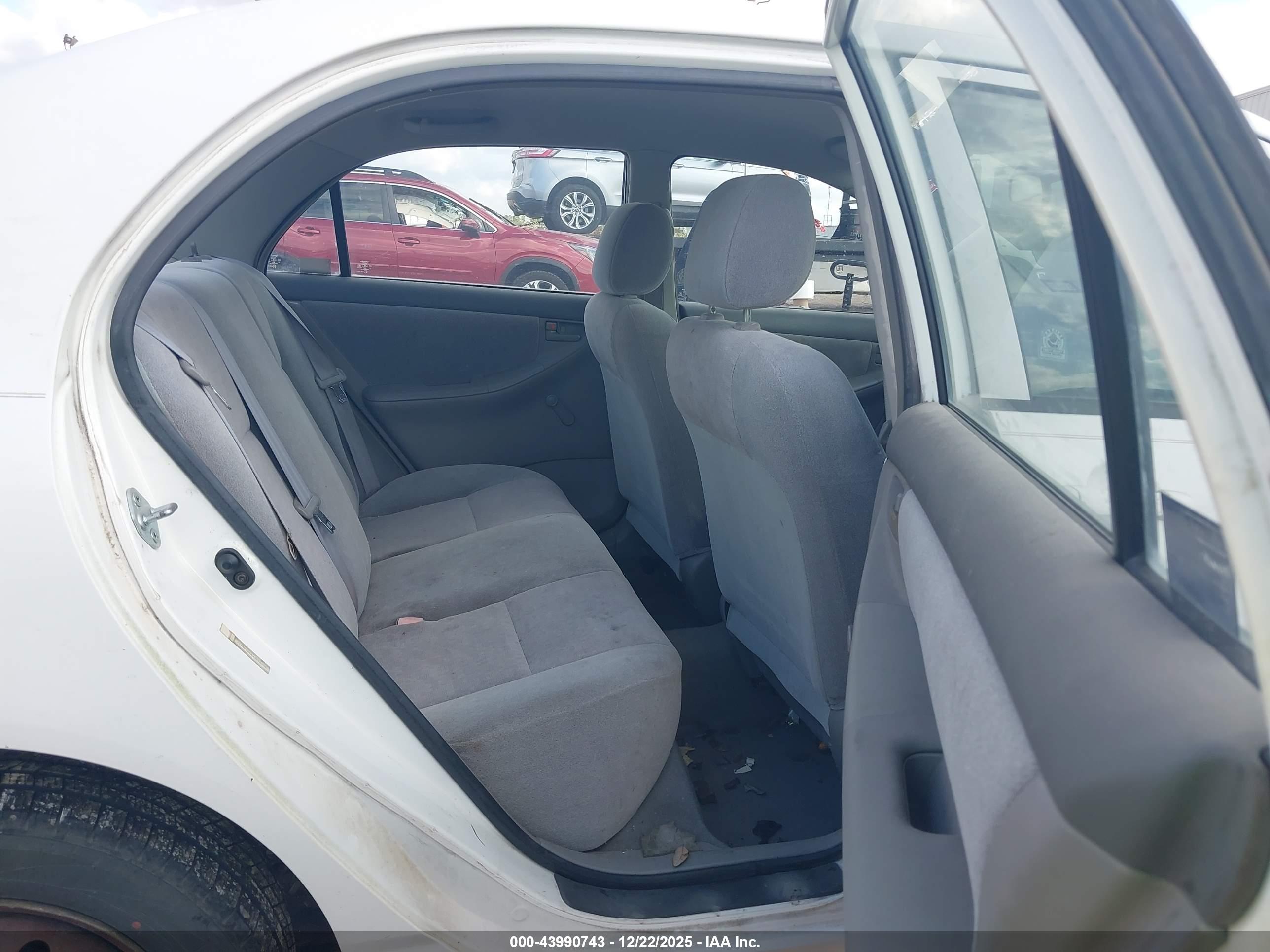 TOYOTA COROLLA image 8