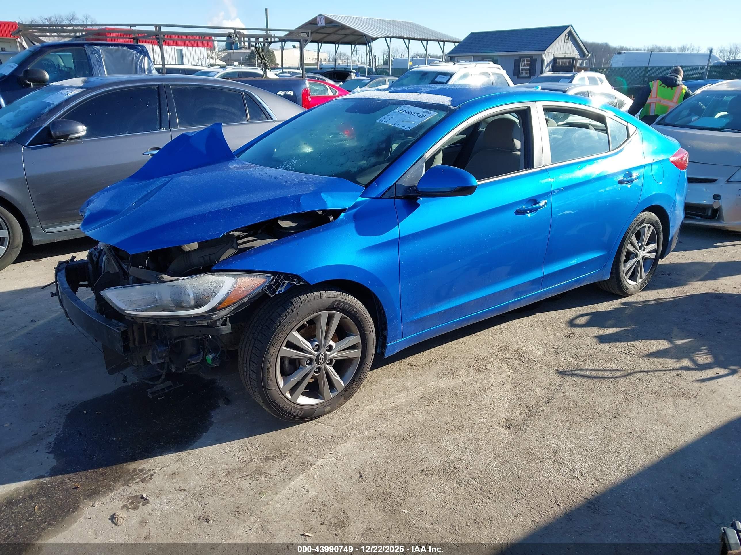 HYUNDAI ELANTRA image 2
