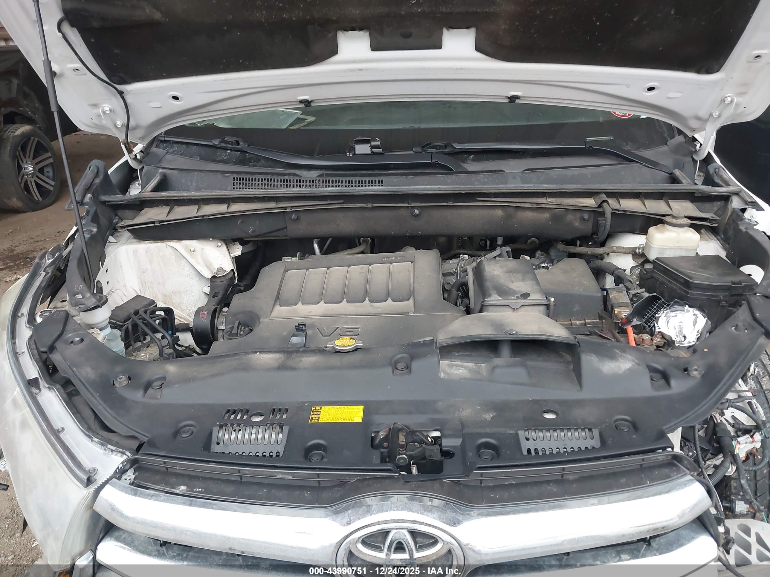 TOYOTA HIGHLANDER image 10