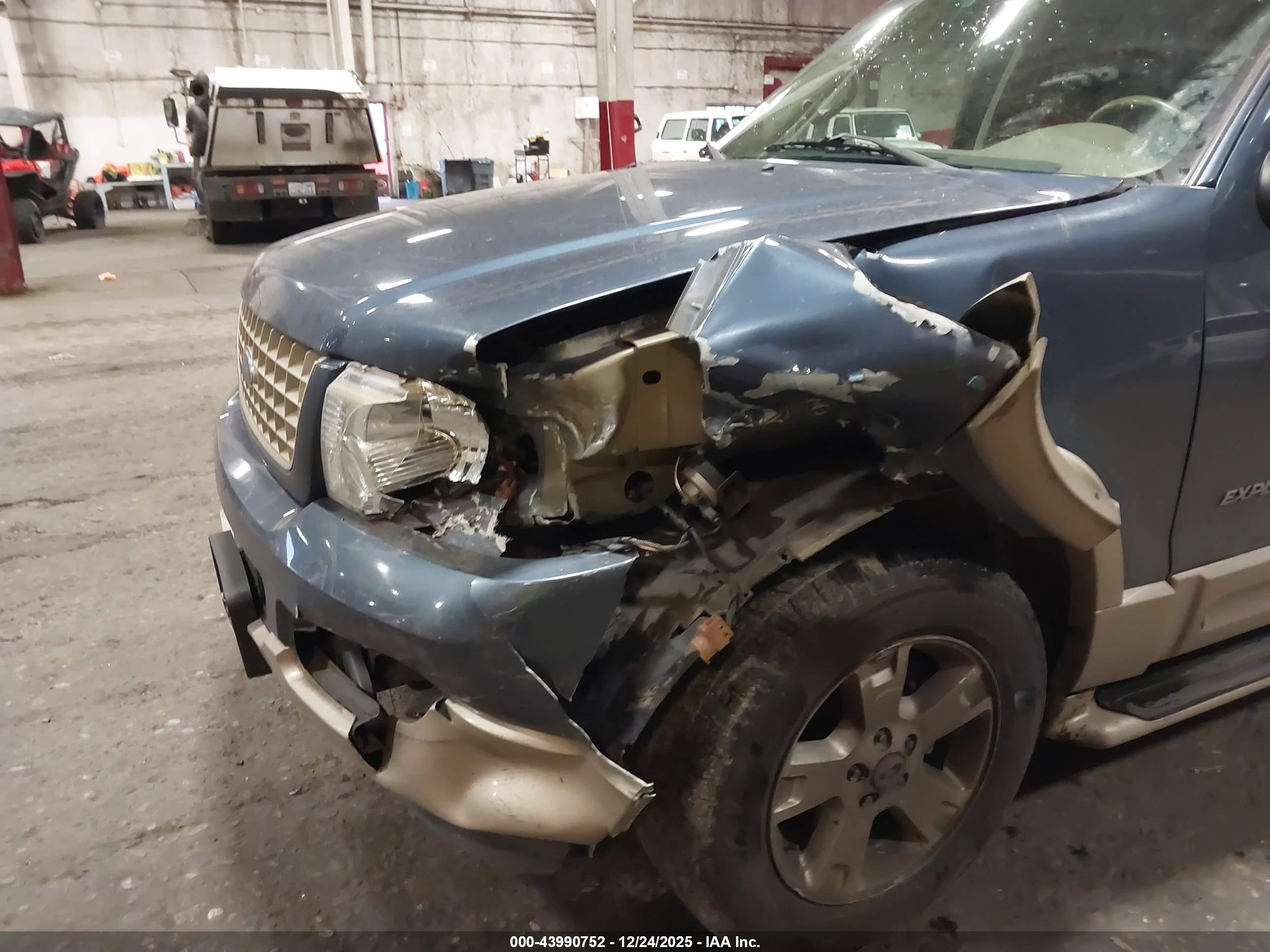 FORD EXPLORER image 6