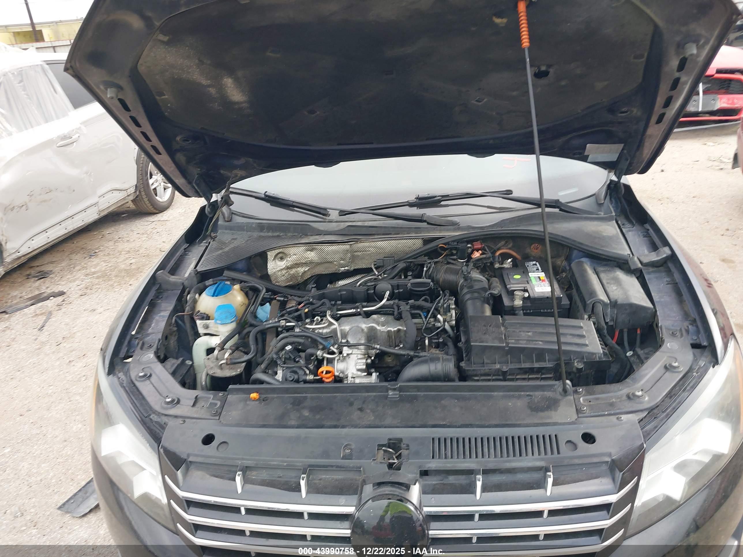 VOLKSWAGEN PASSAT image 10