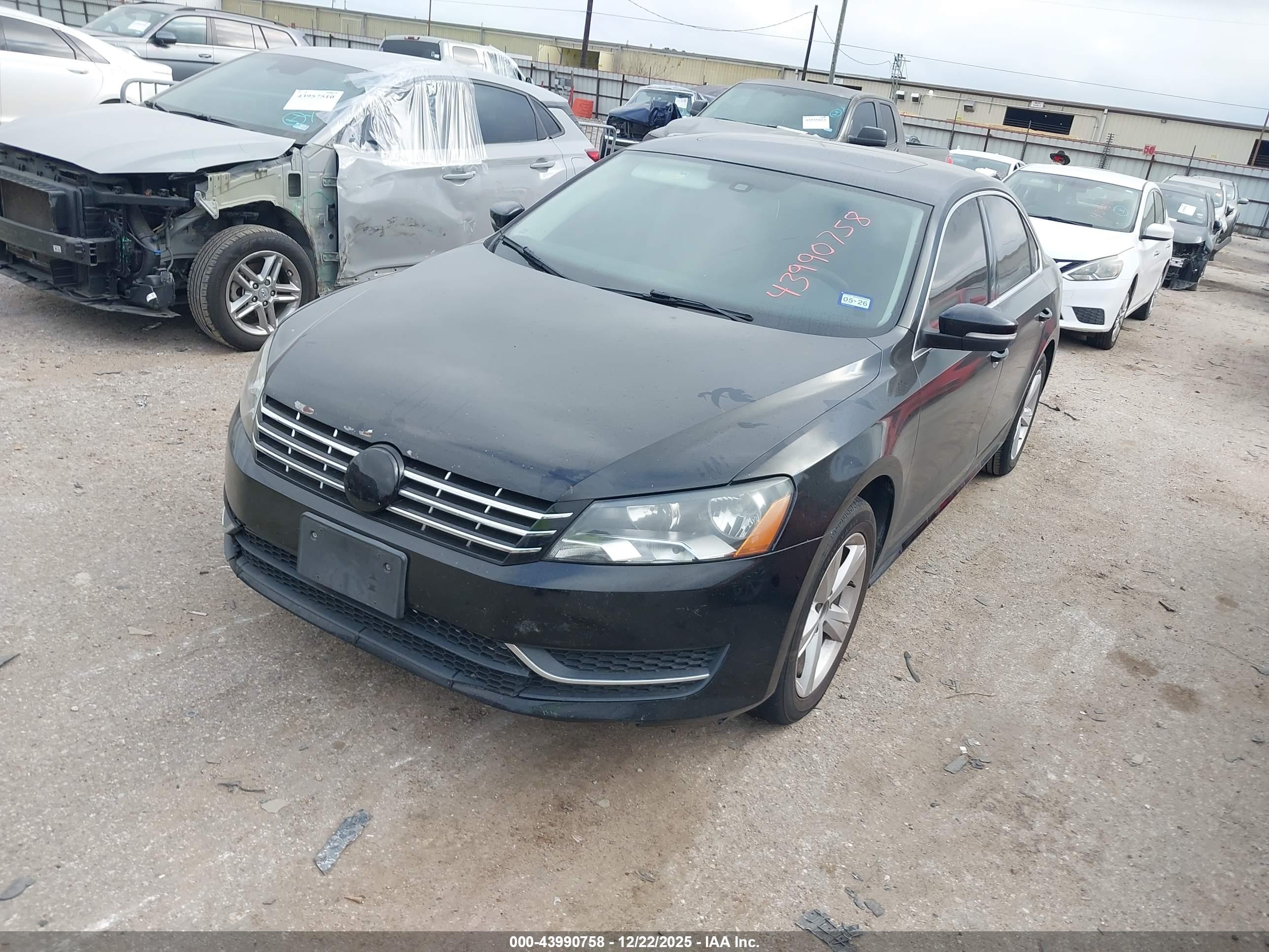 VOLKSWAGEN PASSAT image 2