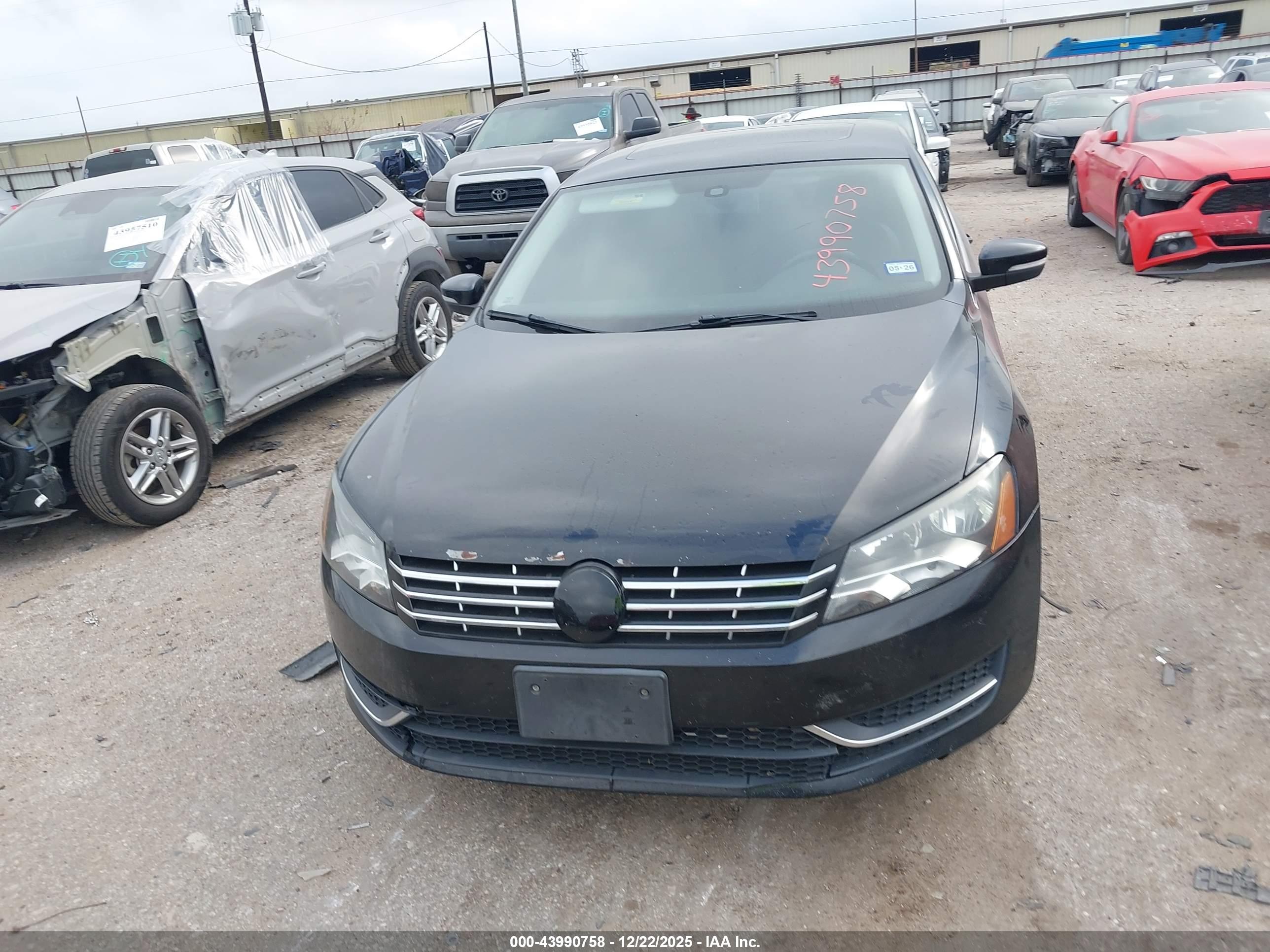 VOLKSWAGEN PASSAT image 6