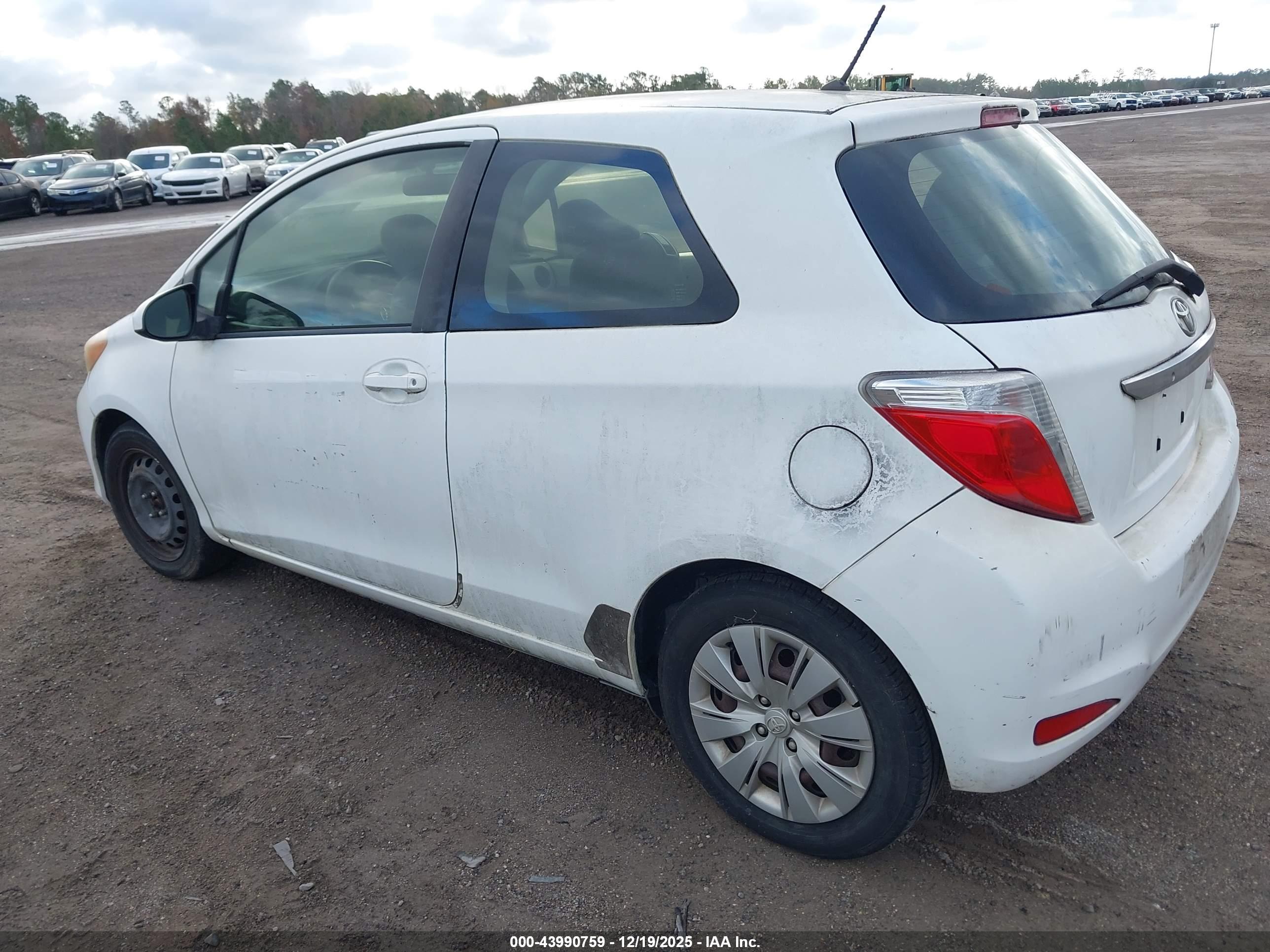 TOYOTA YARIS image 3
