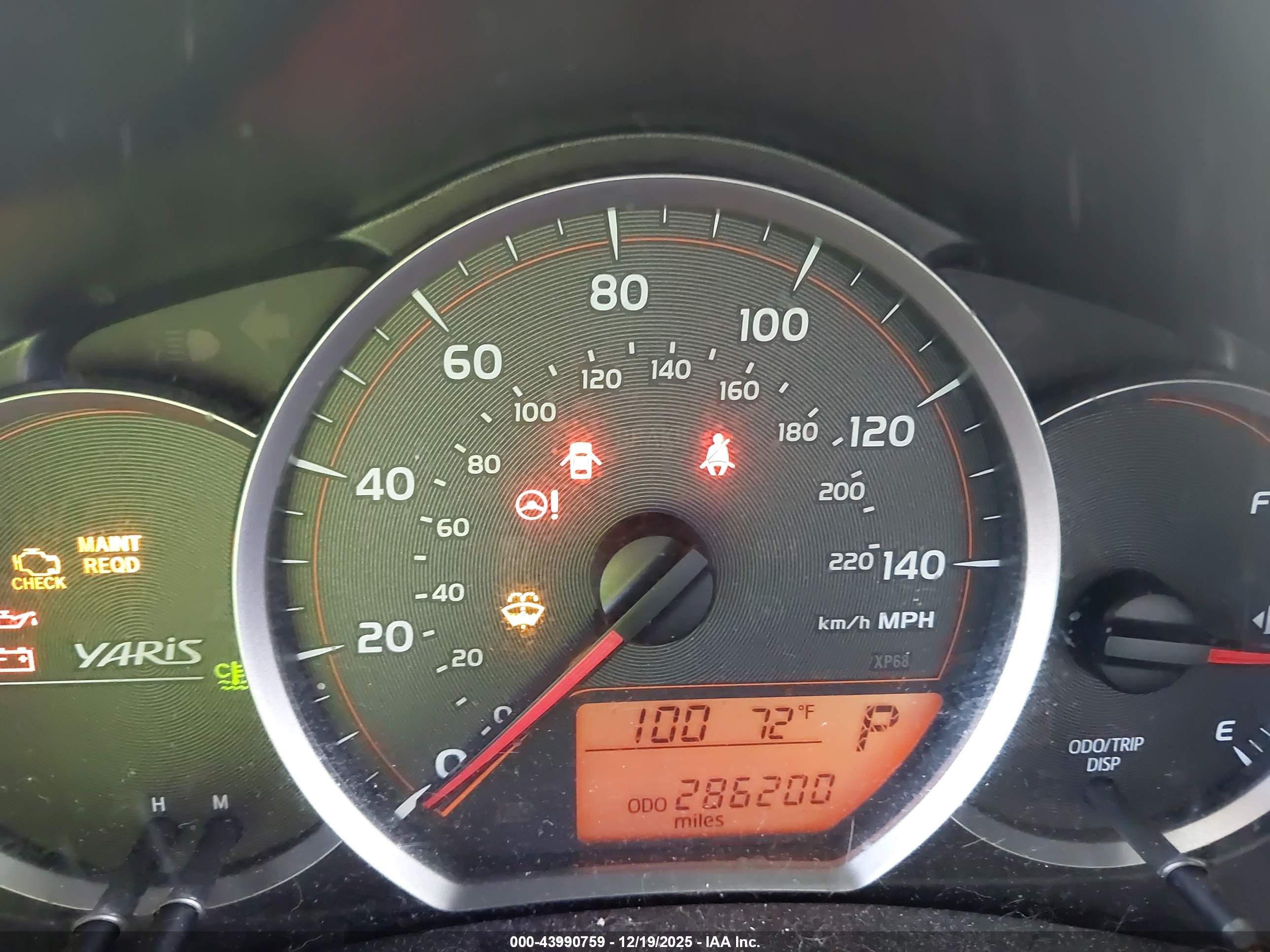 TOYOTA YARIS image 7