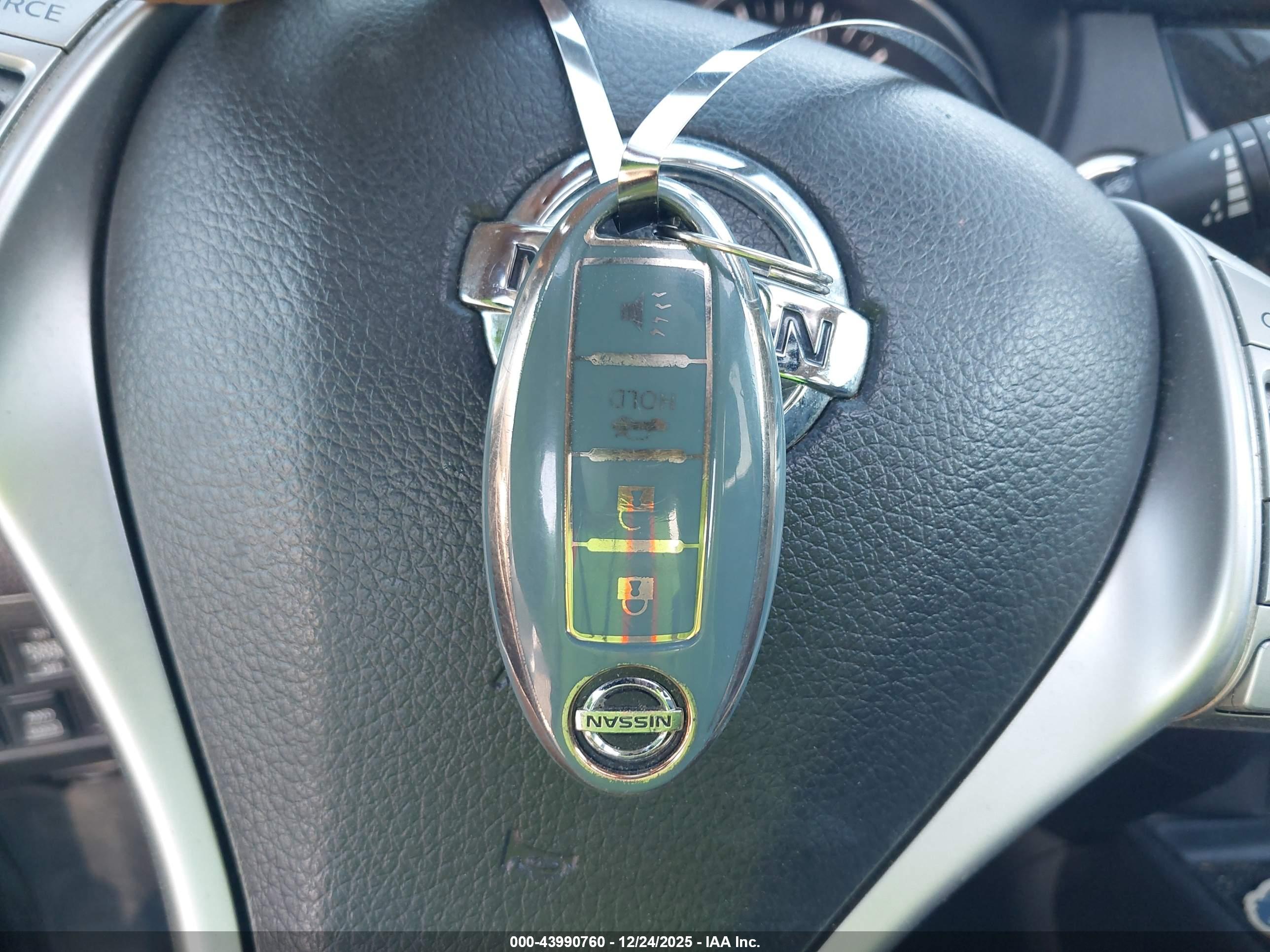 NISSAN ROGUE image 11