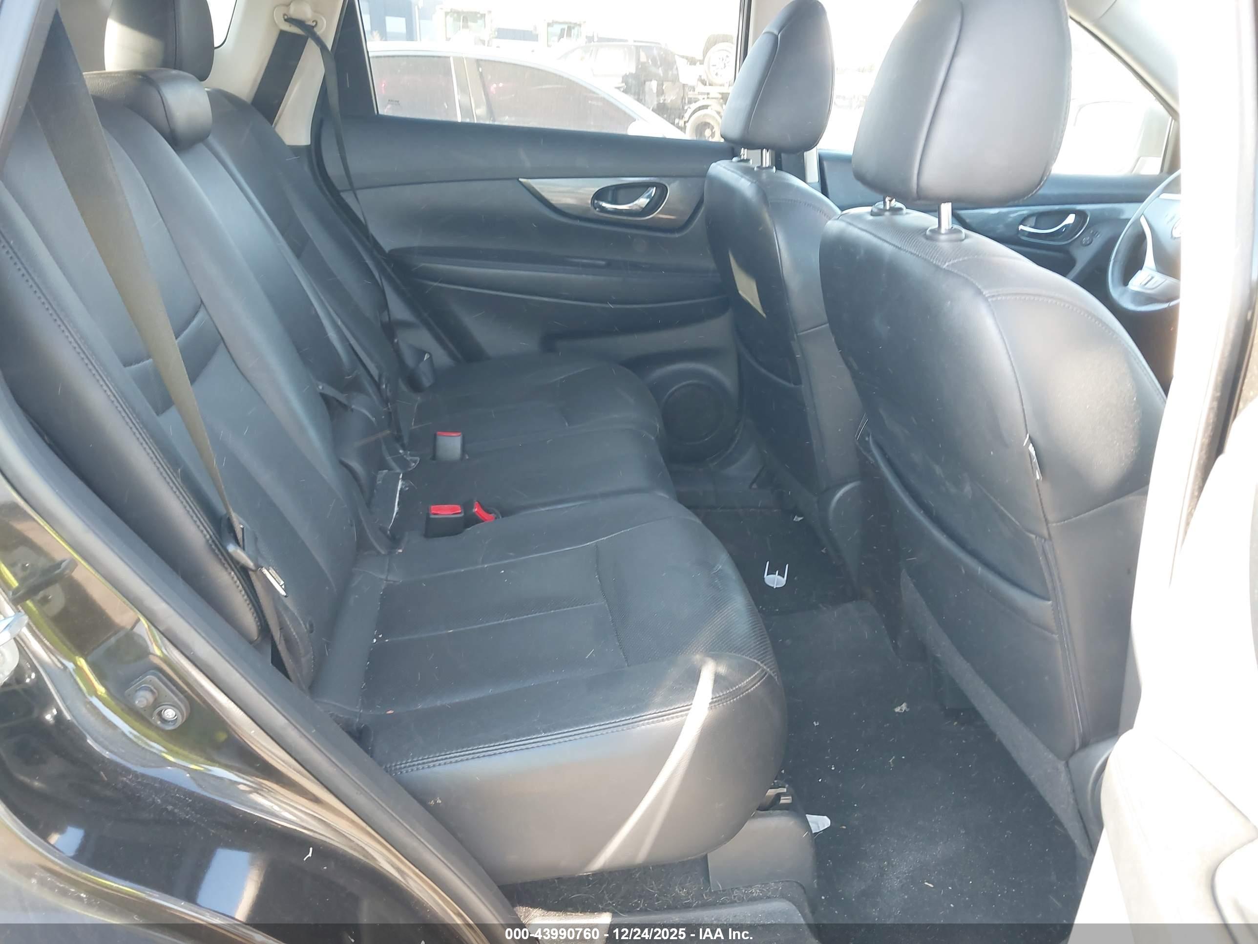 NISSAN ROGUE image 8