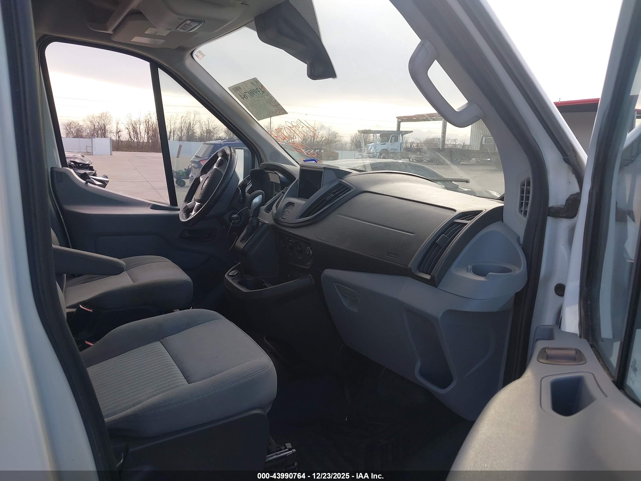 FORD TRANSIT-250 image 5