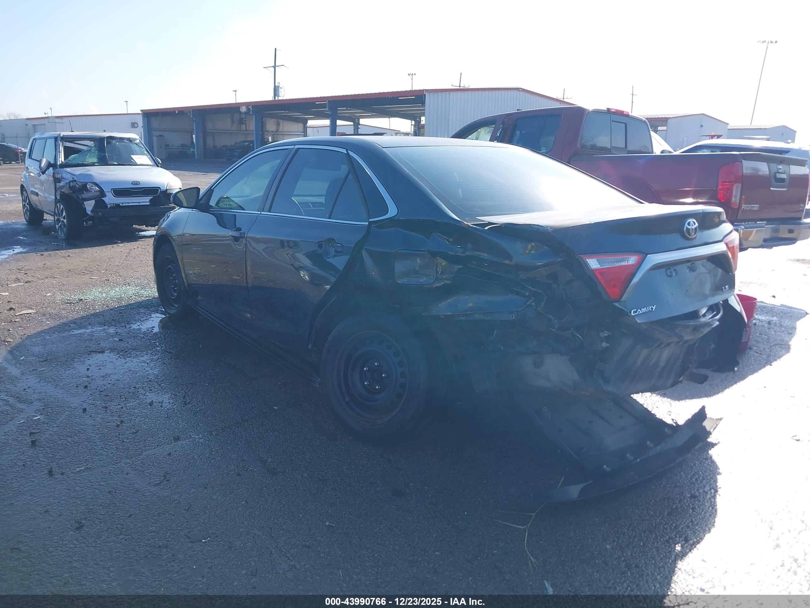 TOYOTA CAMRY image 3