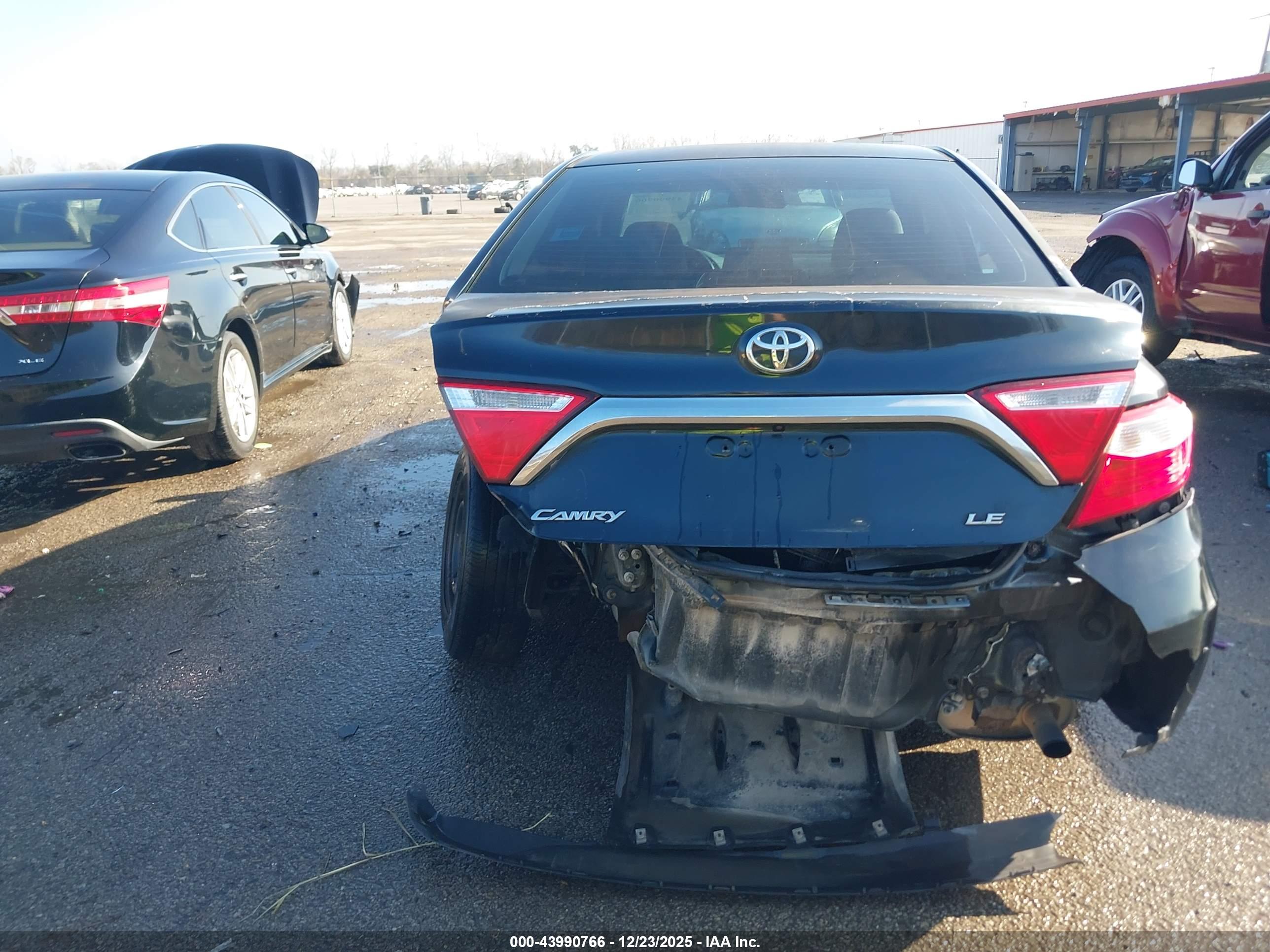 TOYOTA CAMRY image 6