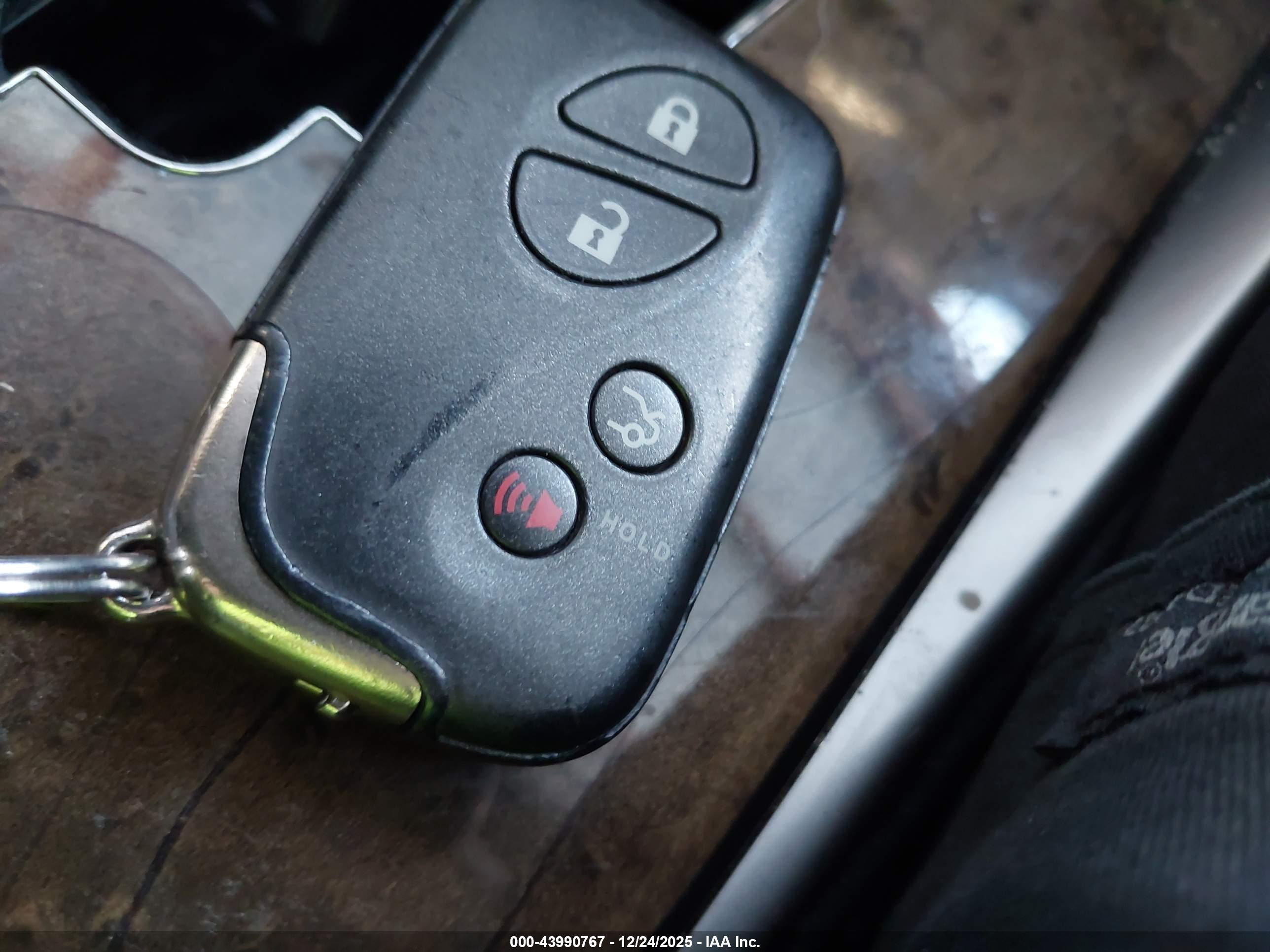 LEXUS IS image 11