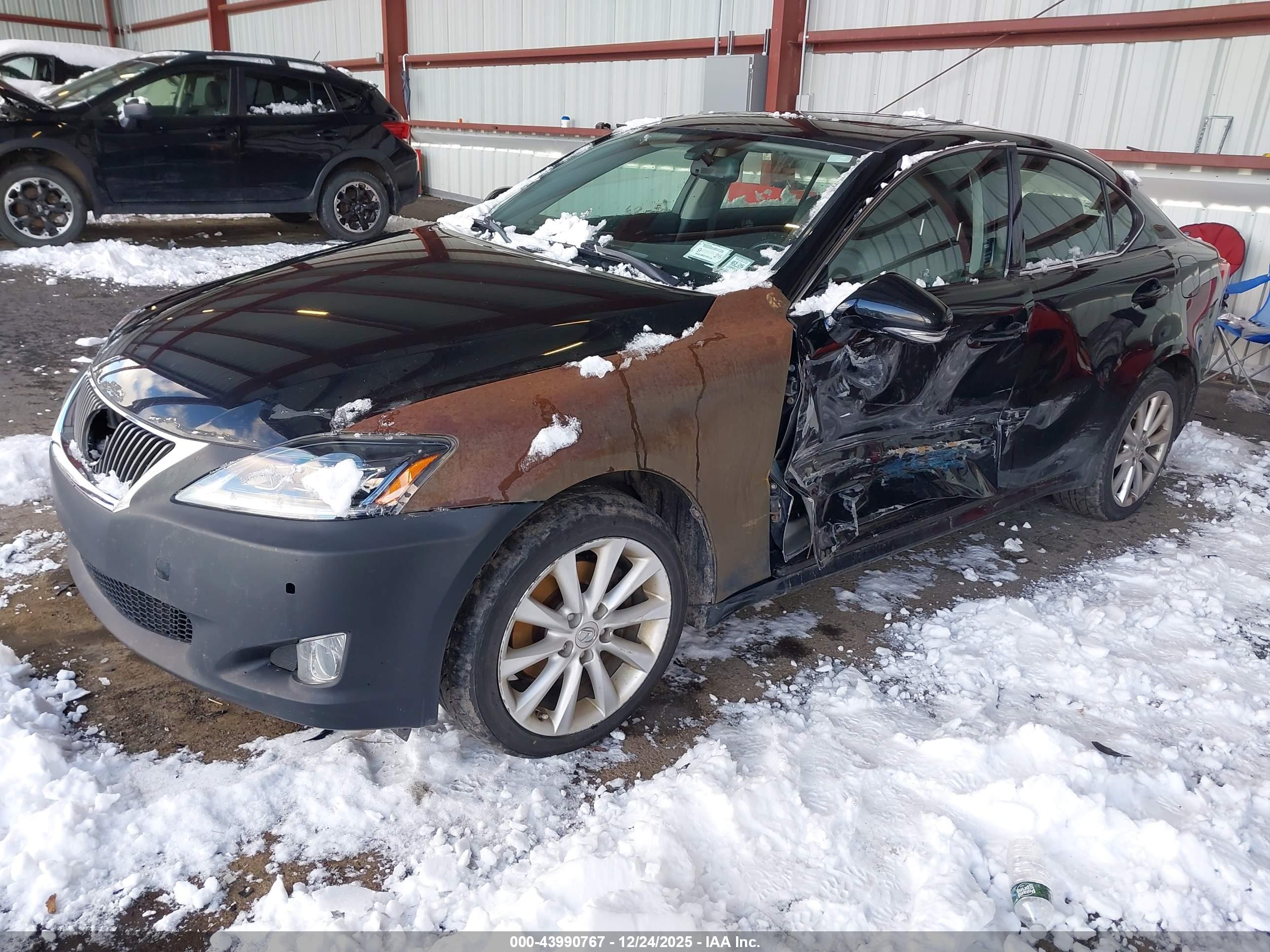 LEXUS IS image 2