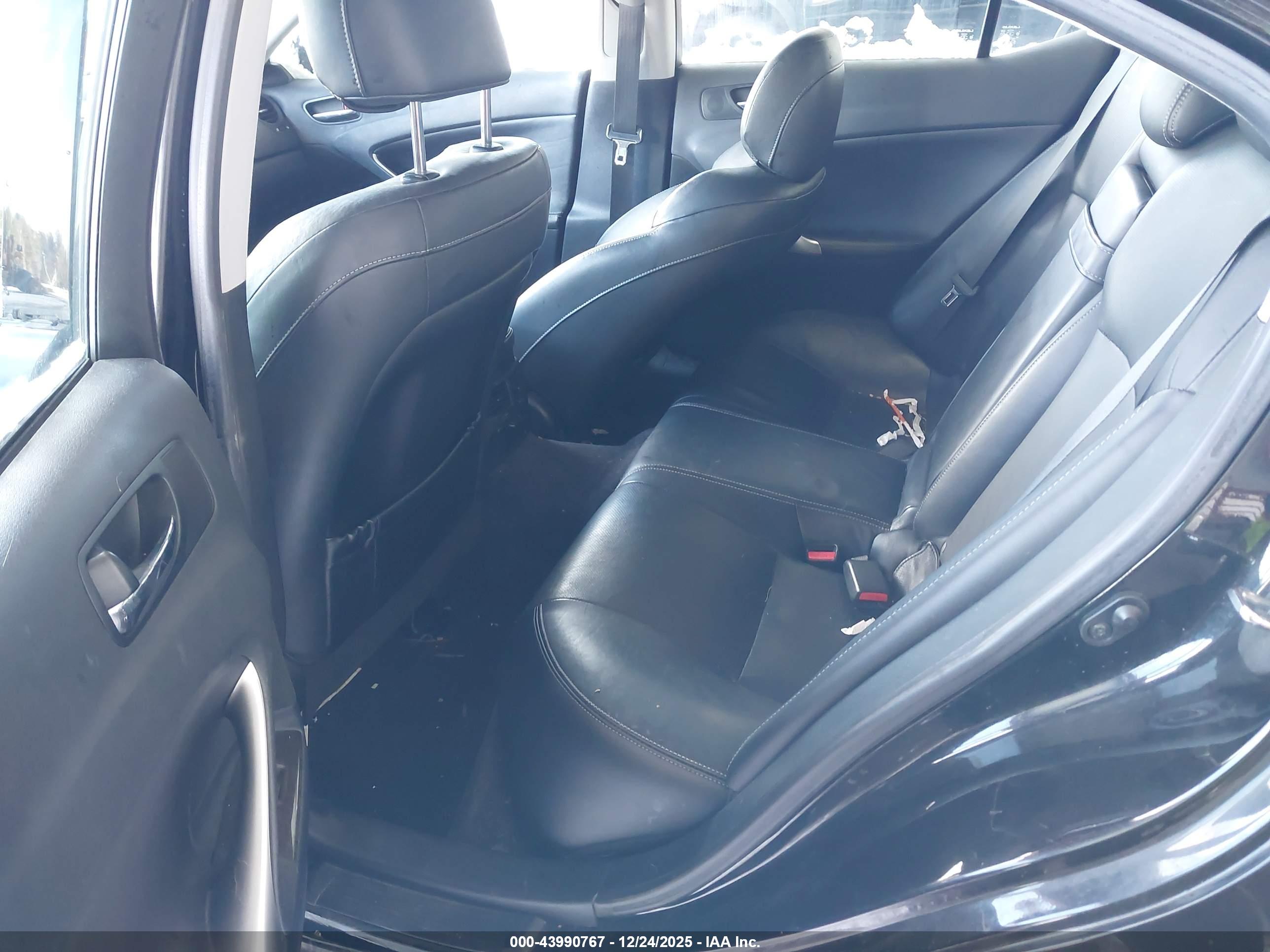 LEXUS IS image 8
