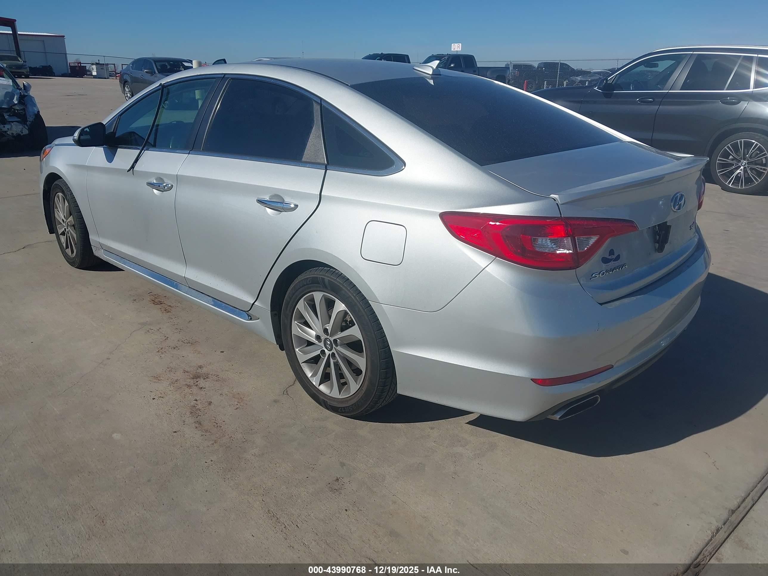 HYUNDAI SONATA image 3