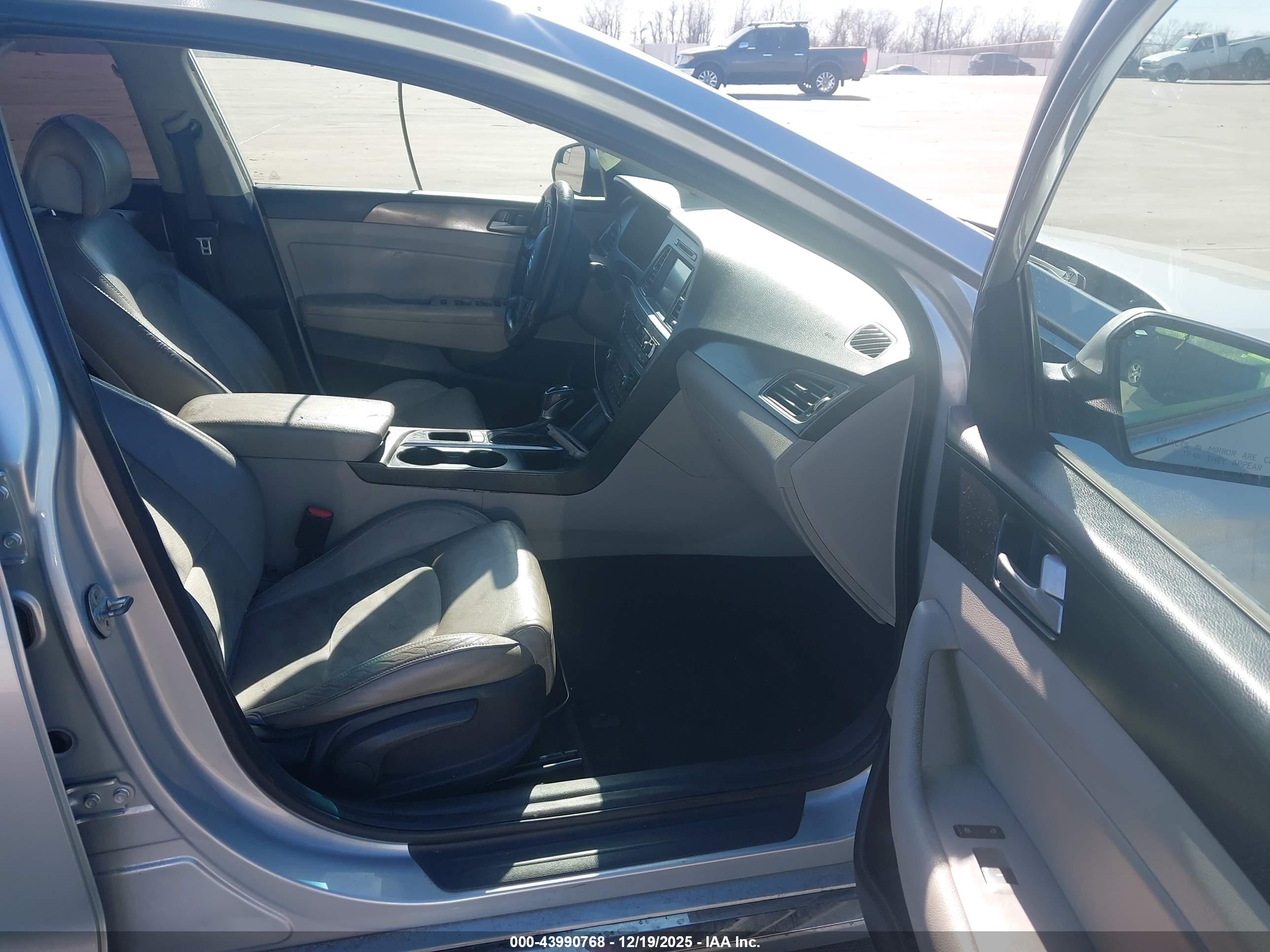 HYUNDAI SONATA image 5