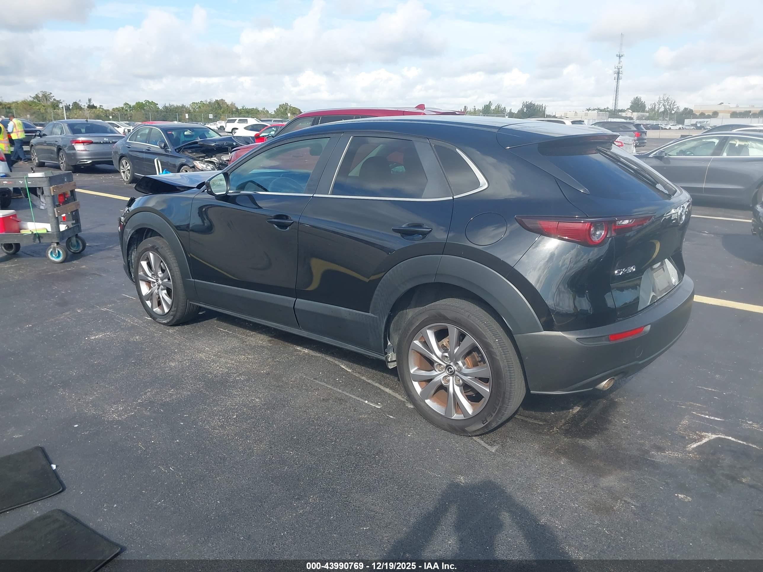 MAZDA CX-30 image 3