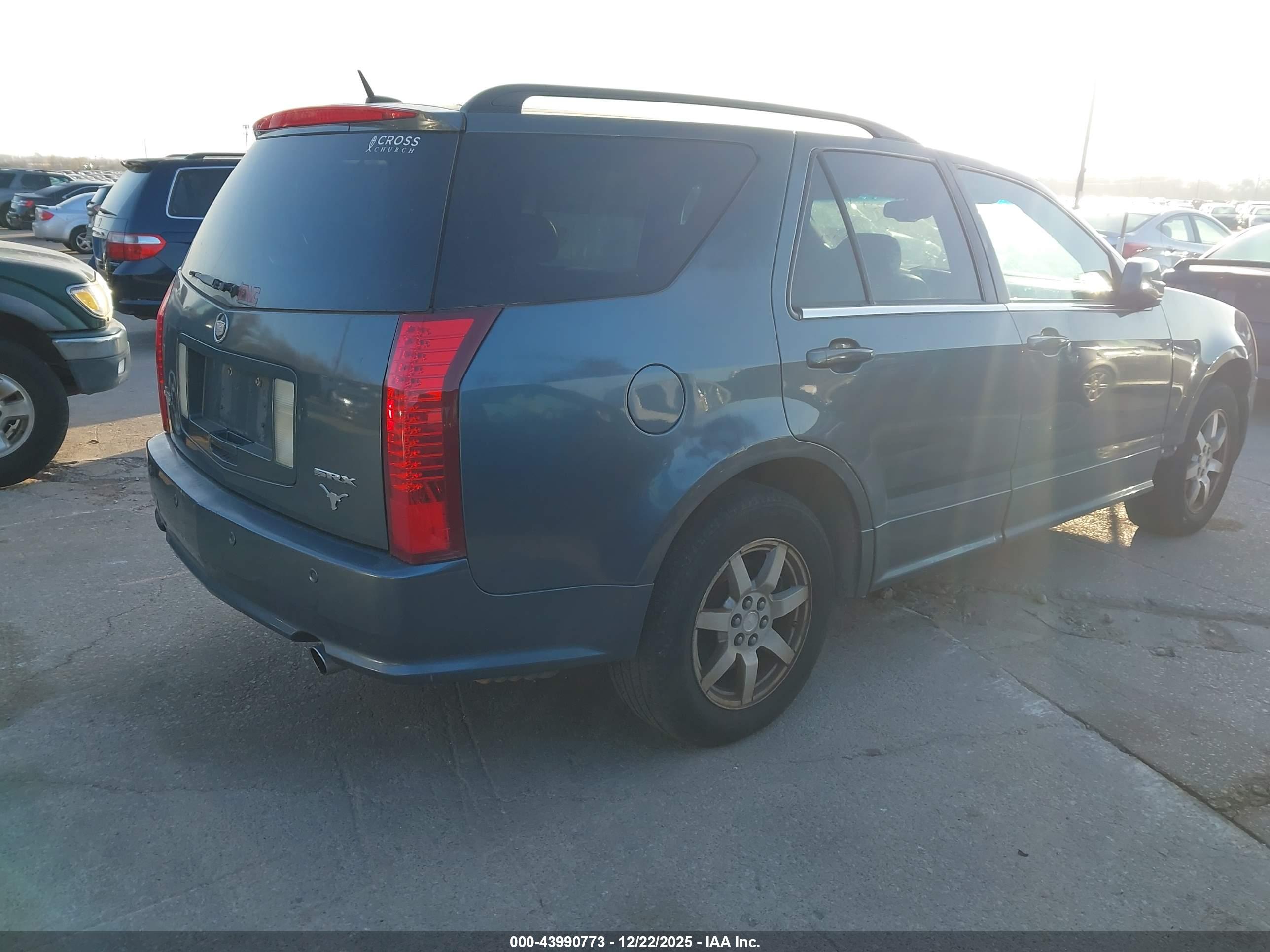 CADILLAC SRX image 4