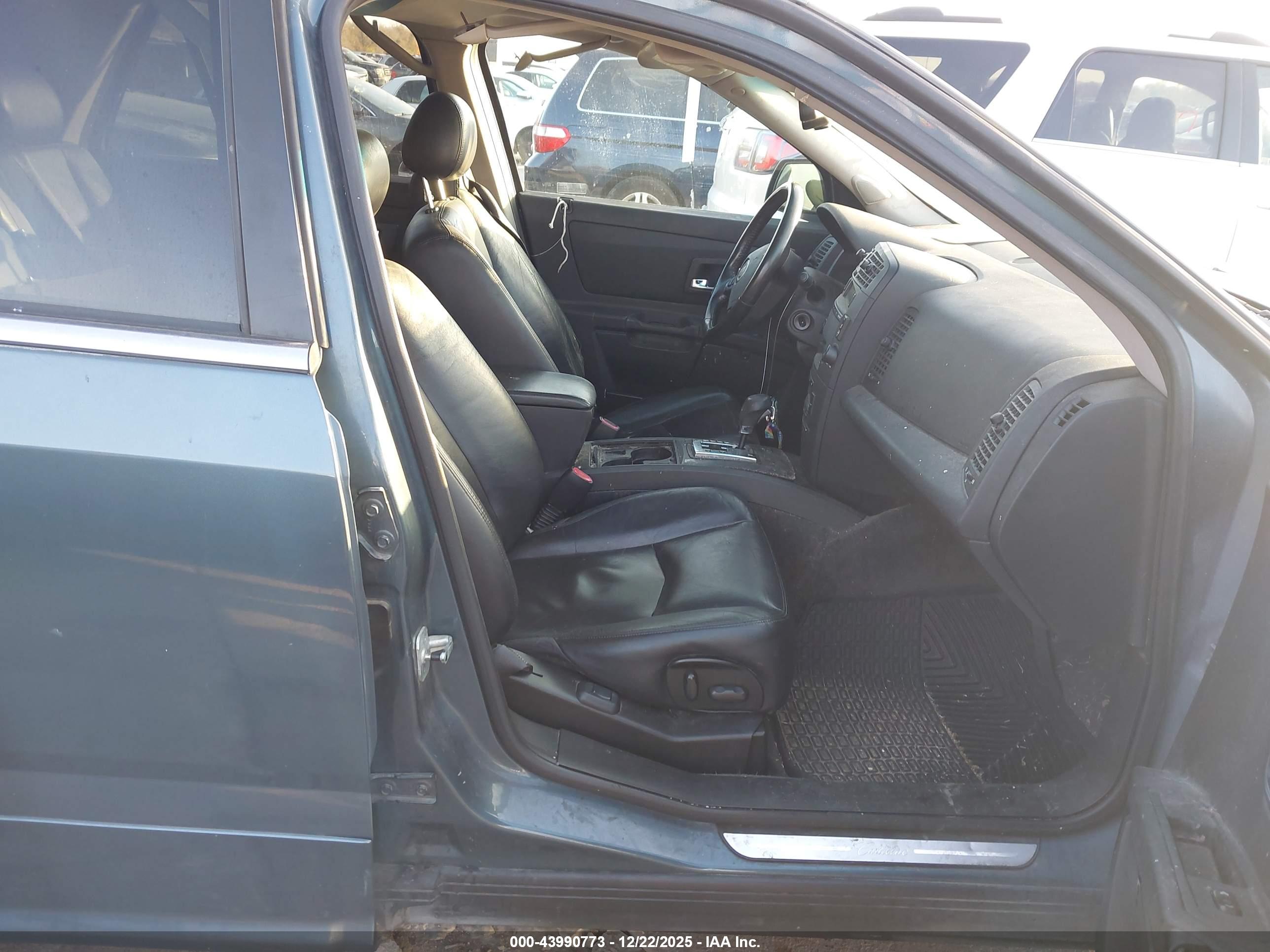 CADILLAC SRX image 5