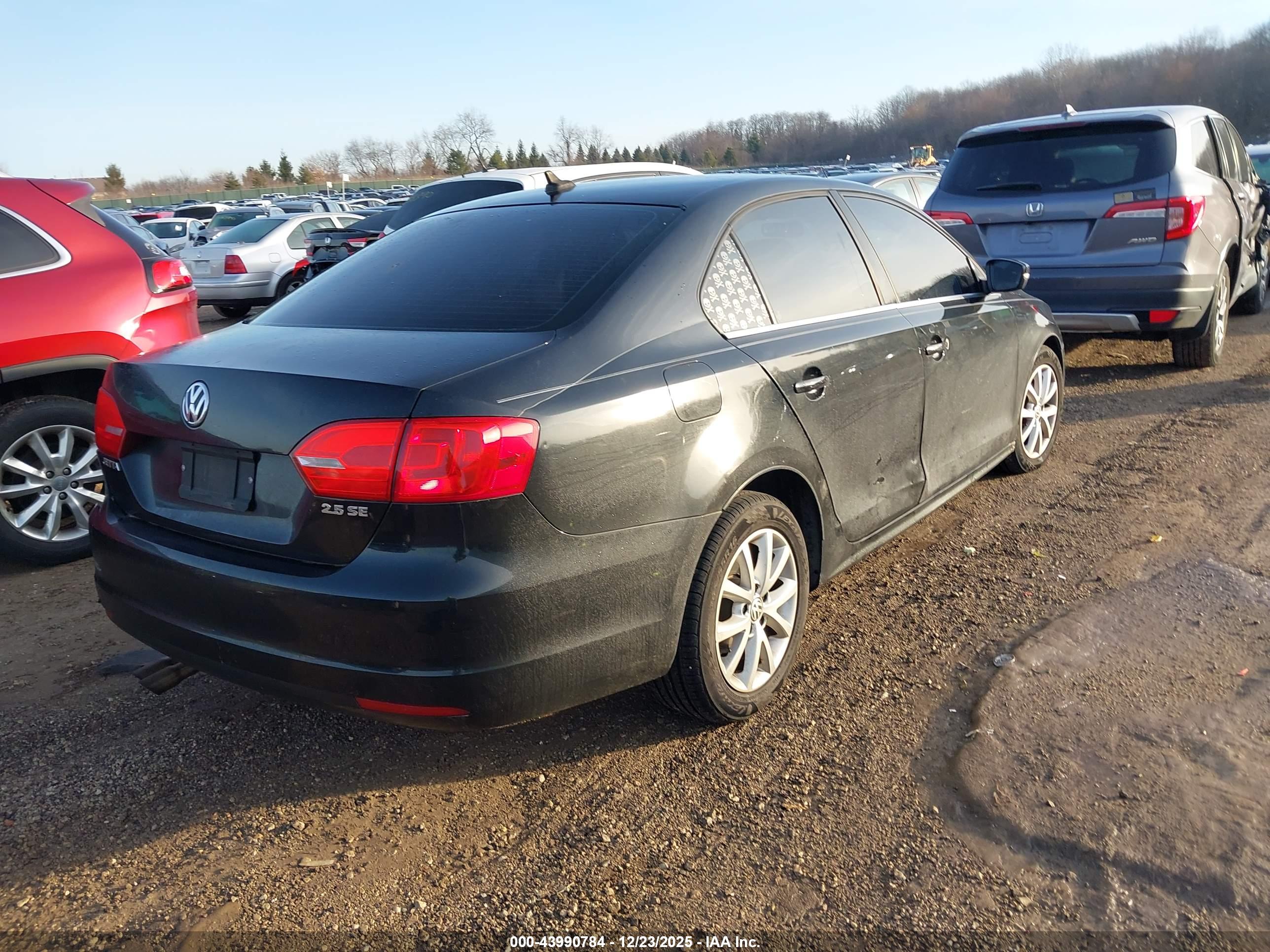 VOLKSWAGEN JETTA image 4