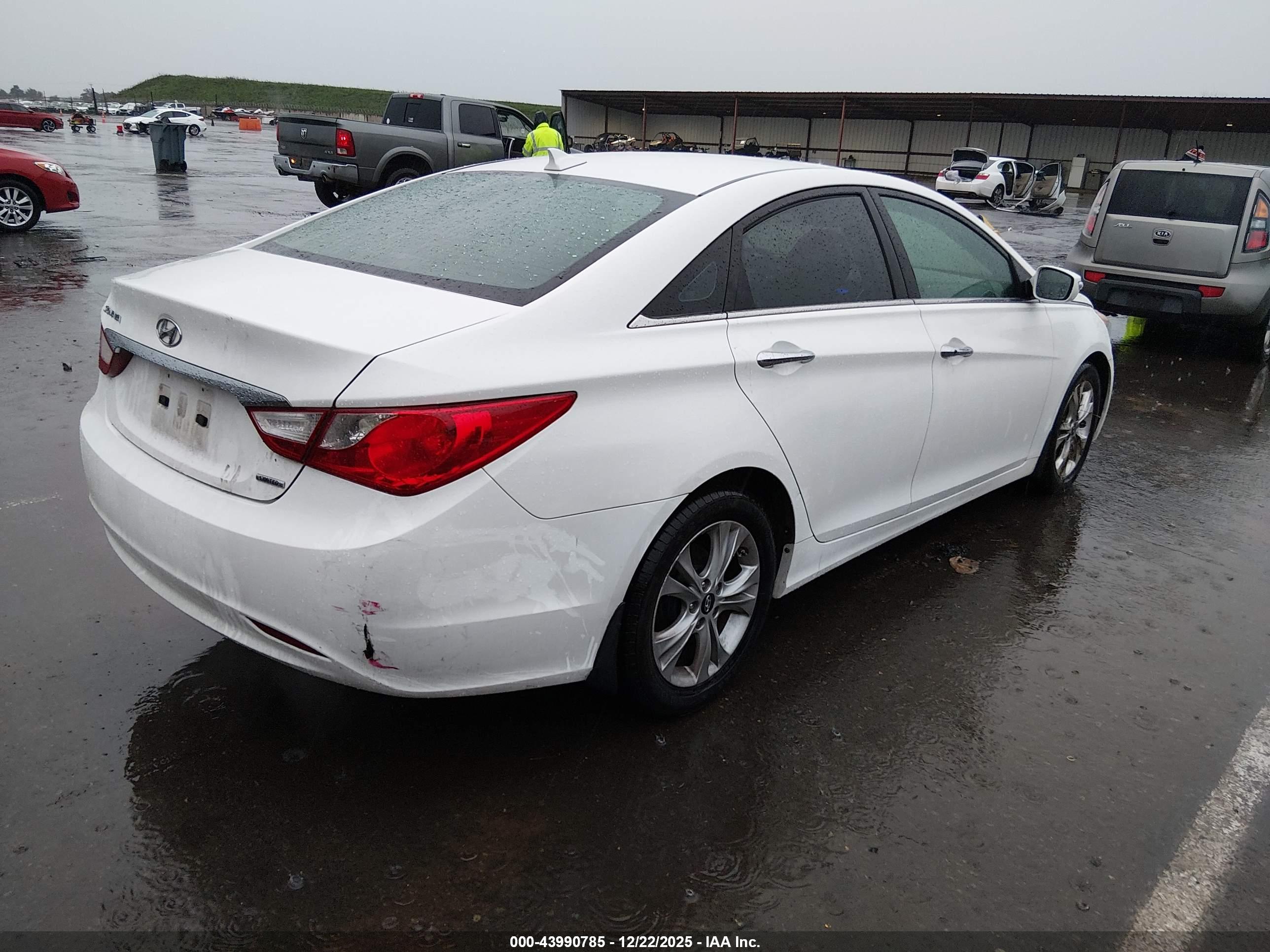 HYUNDAI SONATA image 4