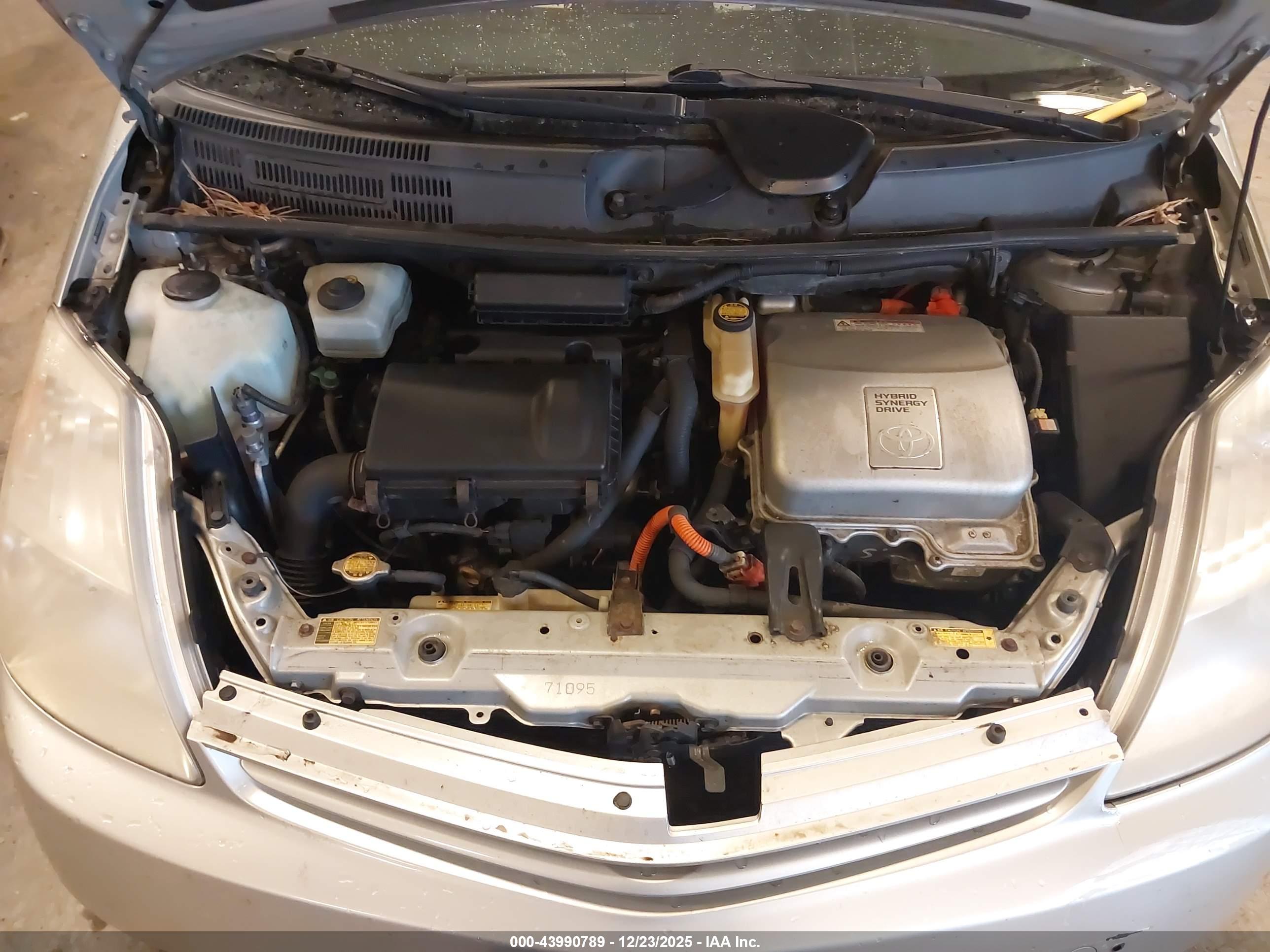 TOYOTA PRIUS image 10