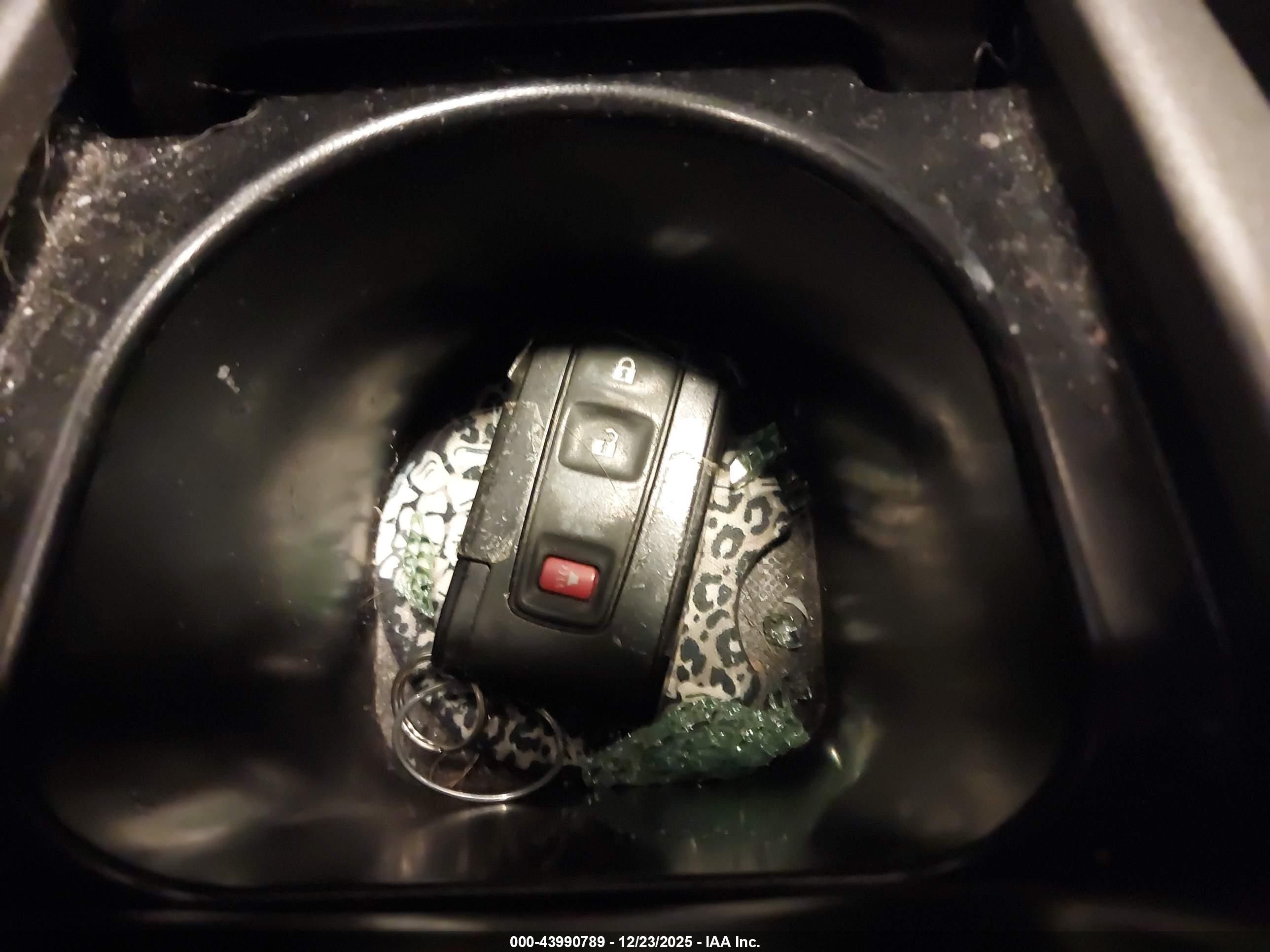 TOYOTA PRIUS image 11