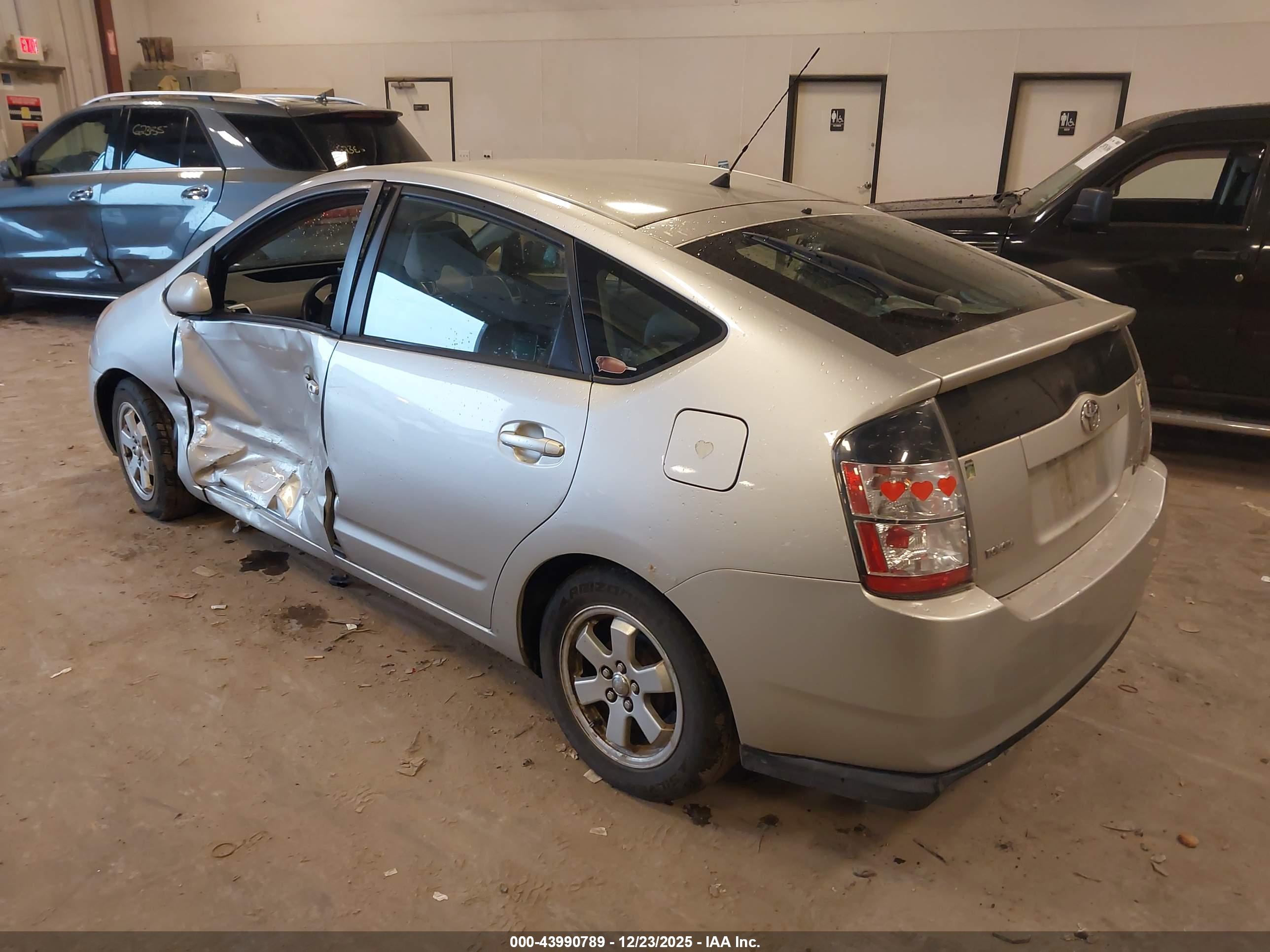 TOYOTA PRIUS image 3