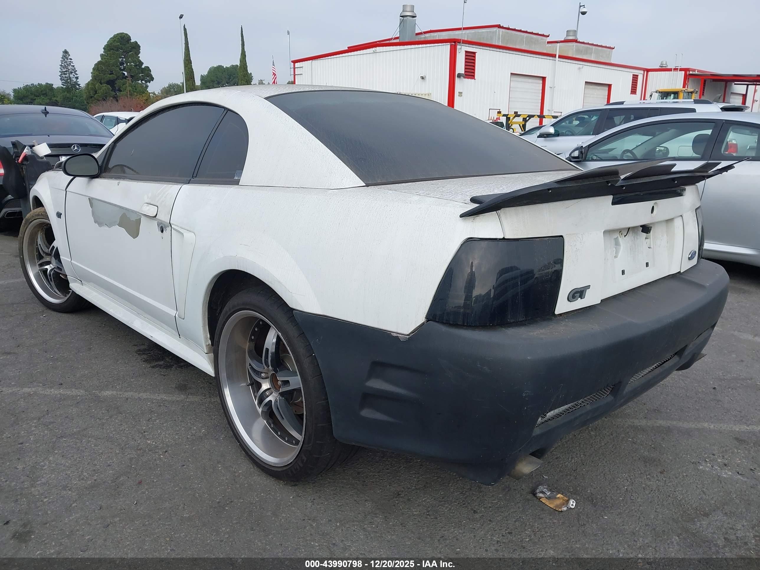 FORD MUSTANG image 3