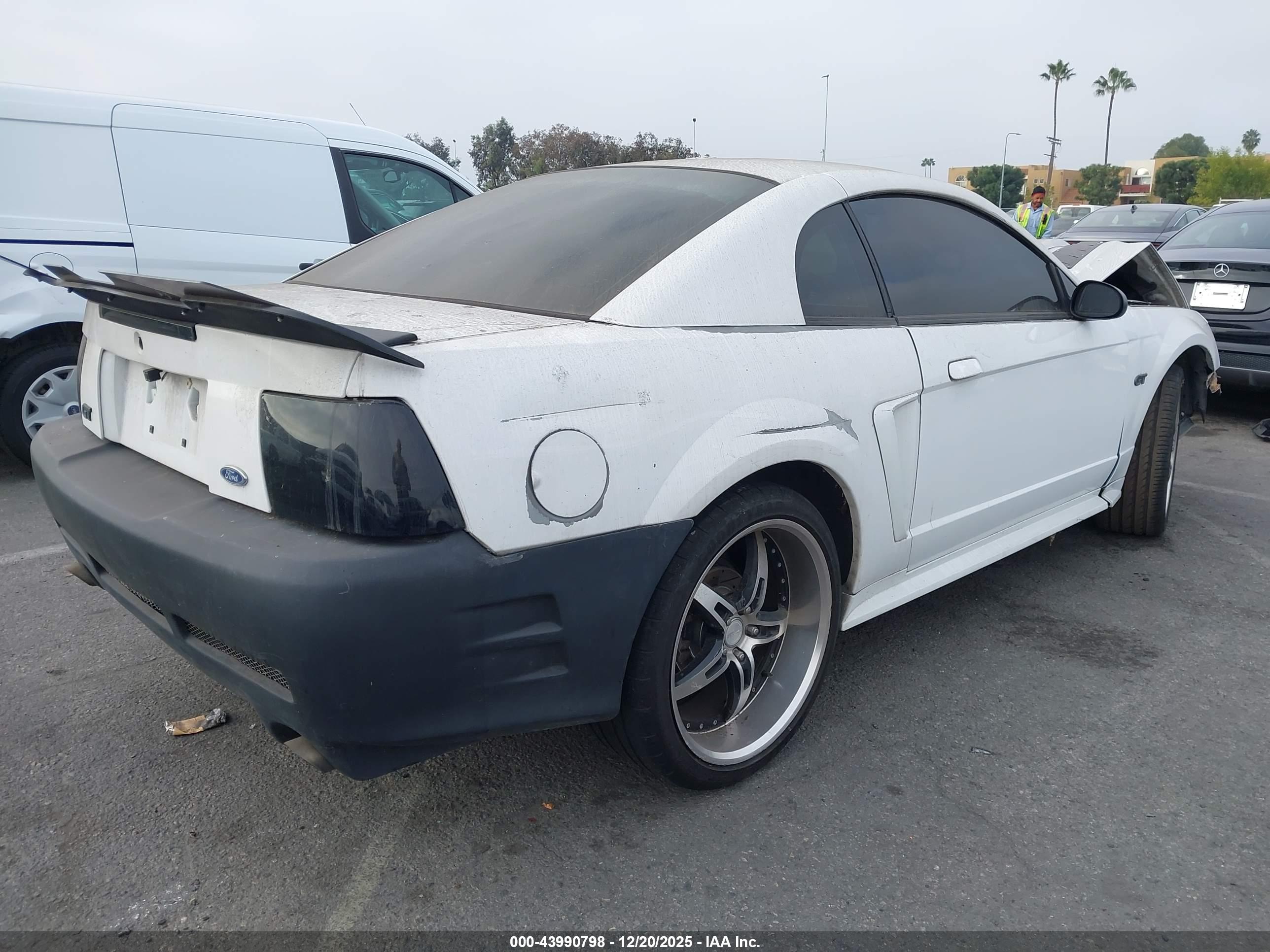 FORD MUSTANG image 4