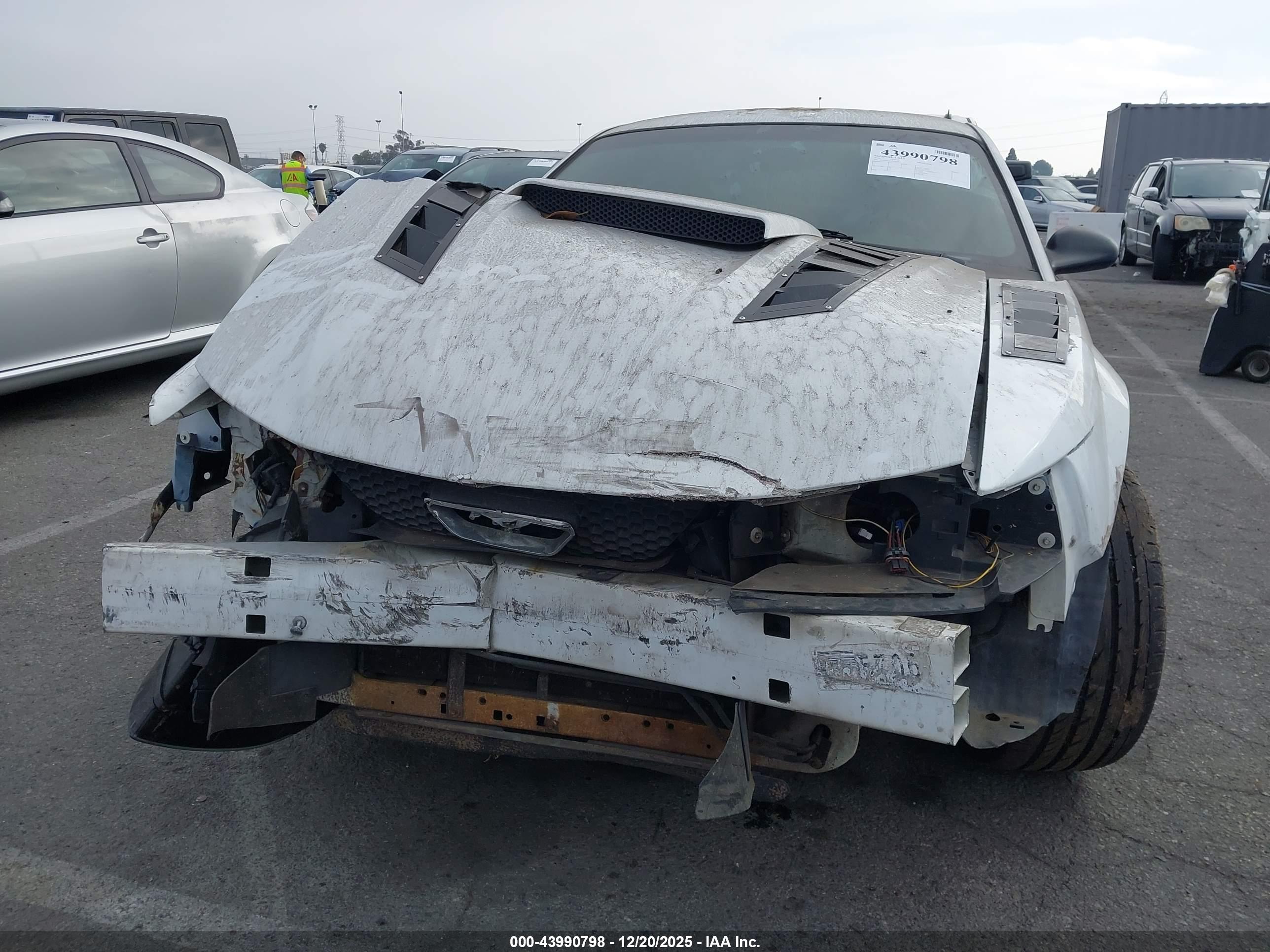 FORD MUSTANG image 6