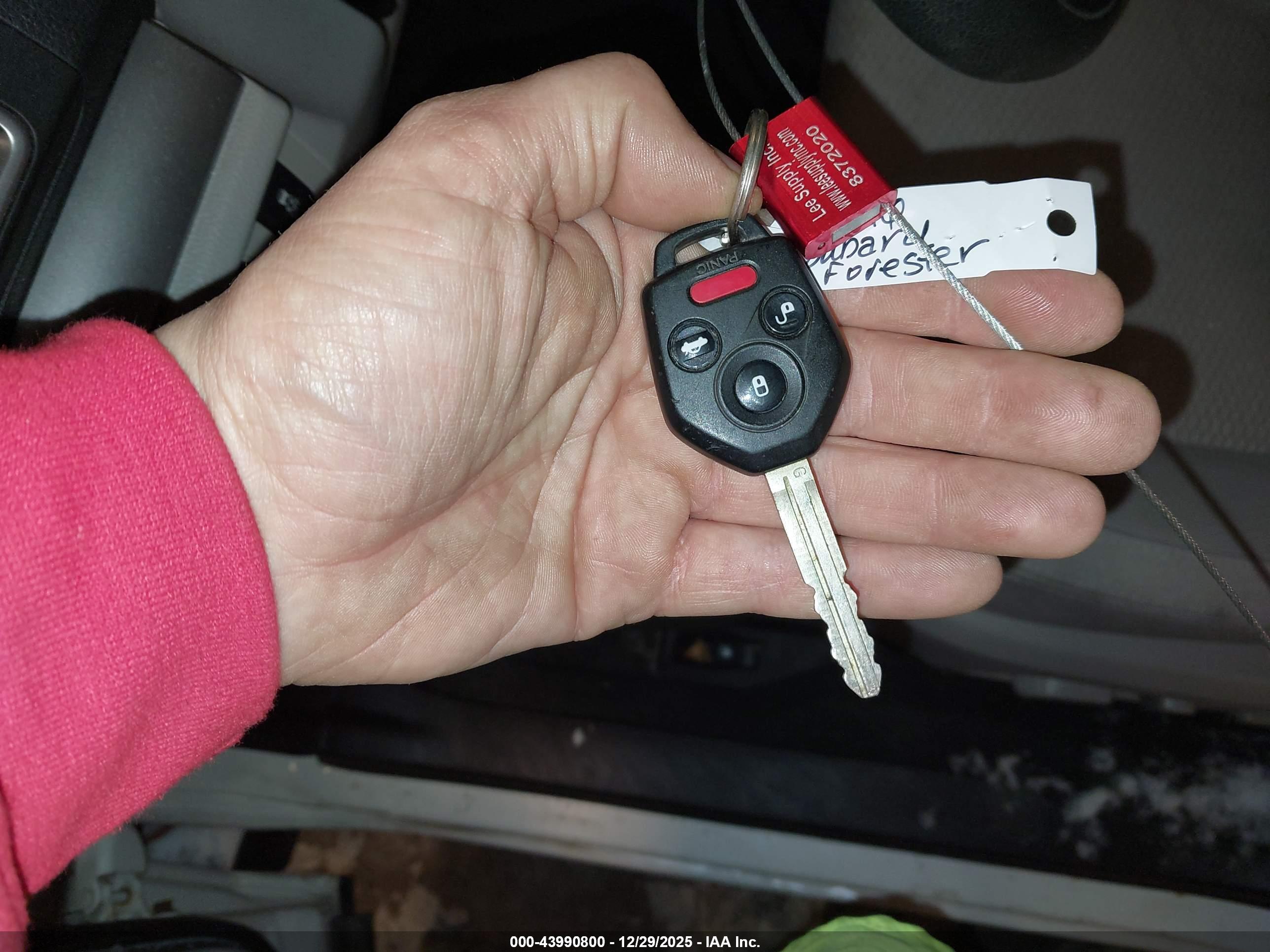 SUBARU FORESTER image 11