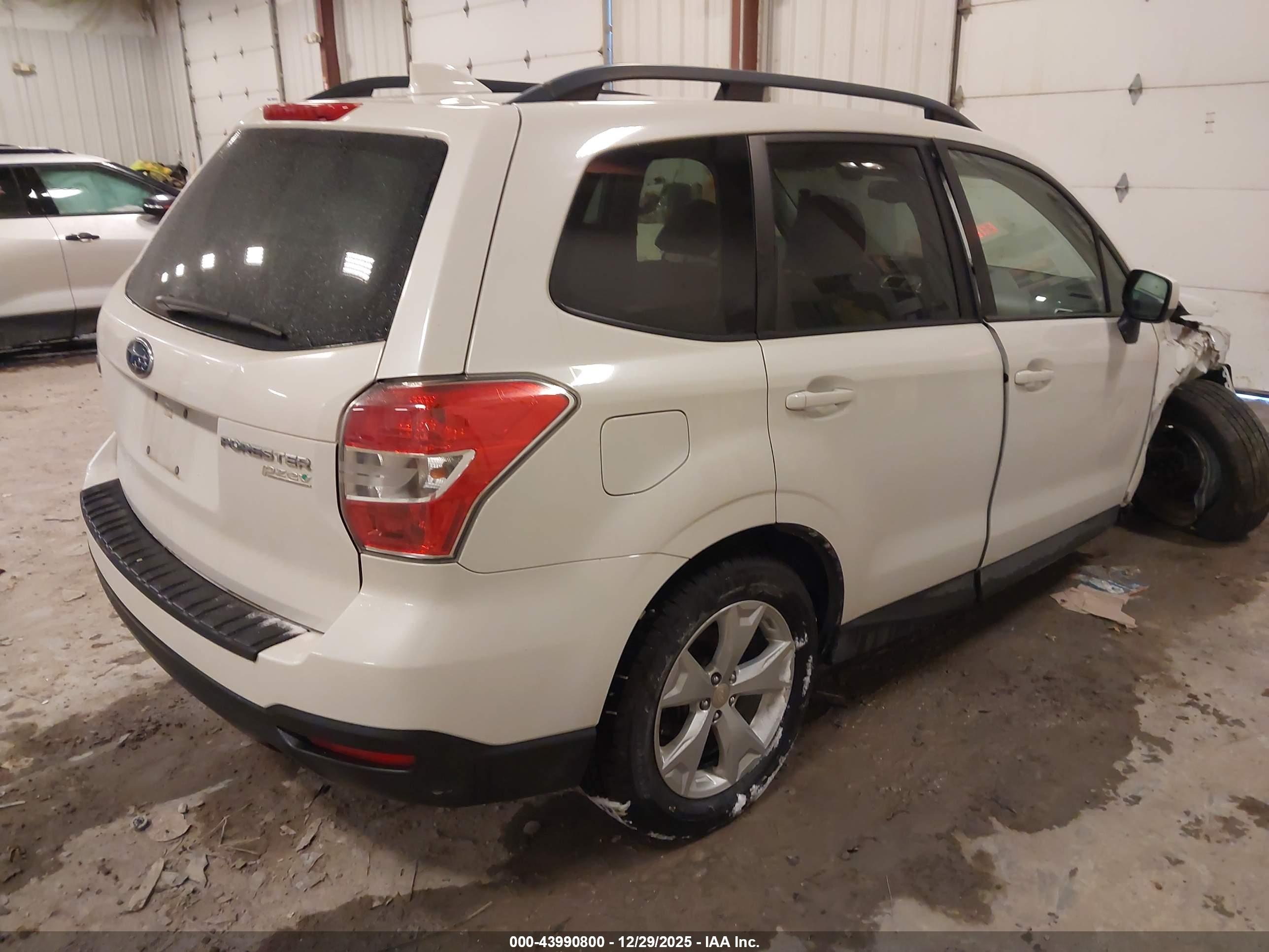 SUBARU FORESTER image 4
