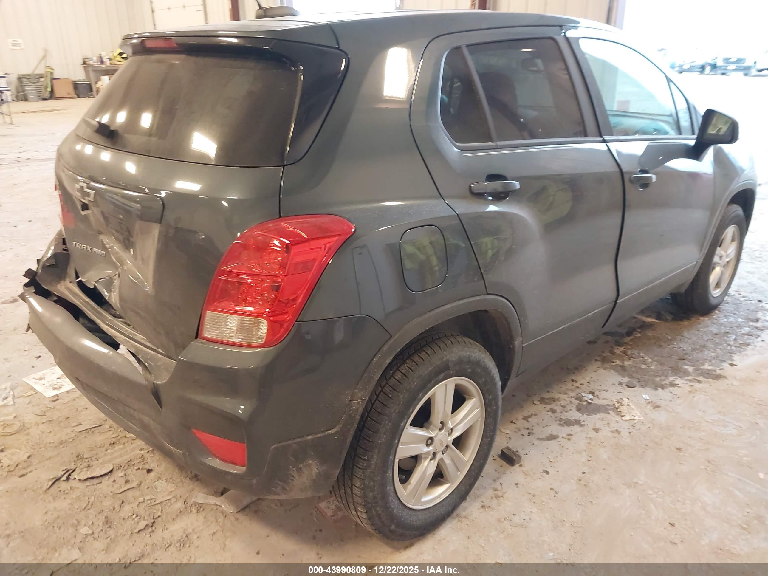 CHEVROLET TRAX image 4