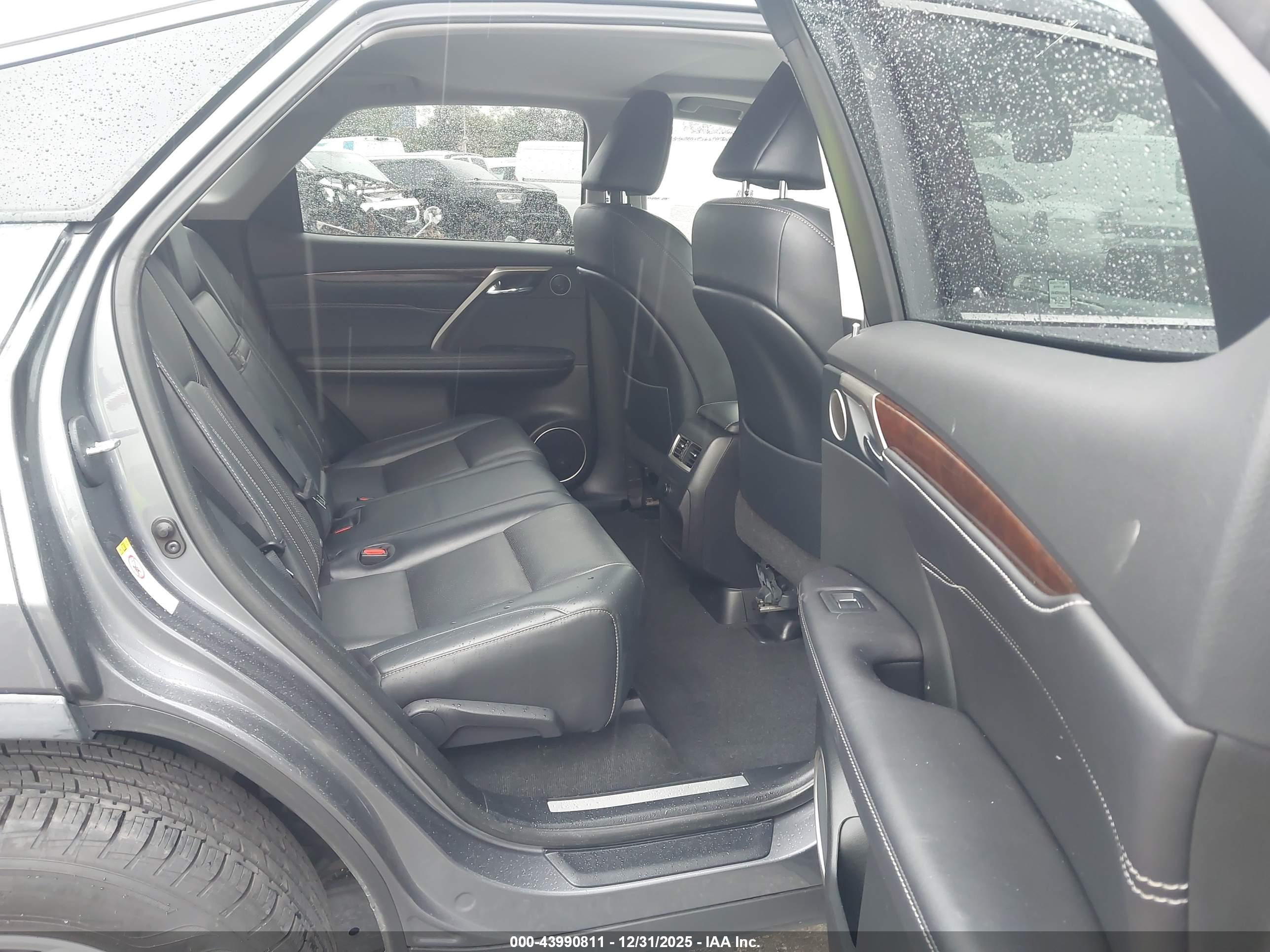 LEXUS RX image 8