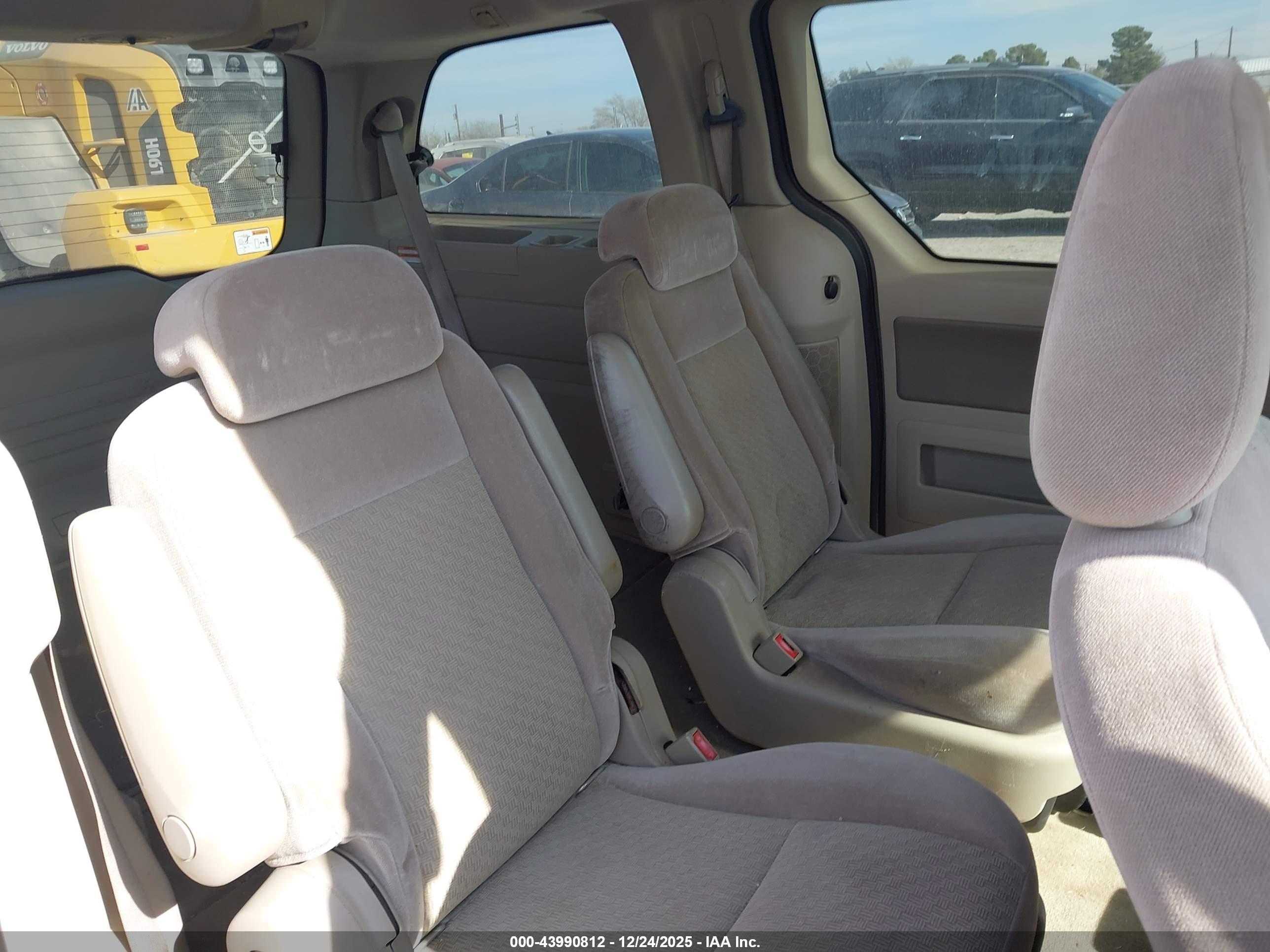 FORD FREESTAR image 8