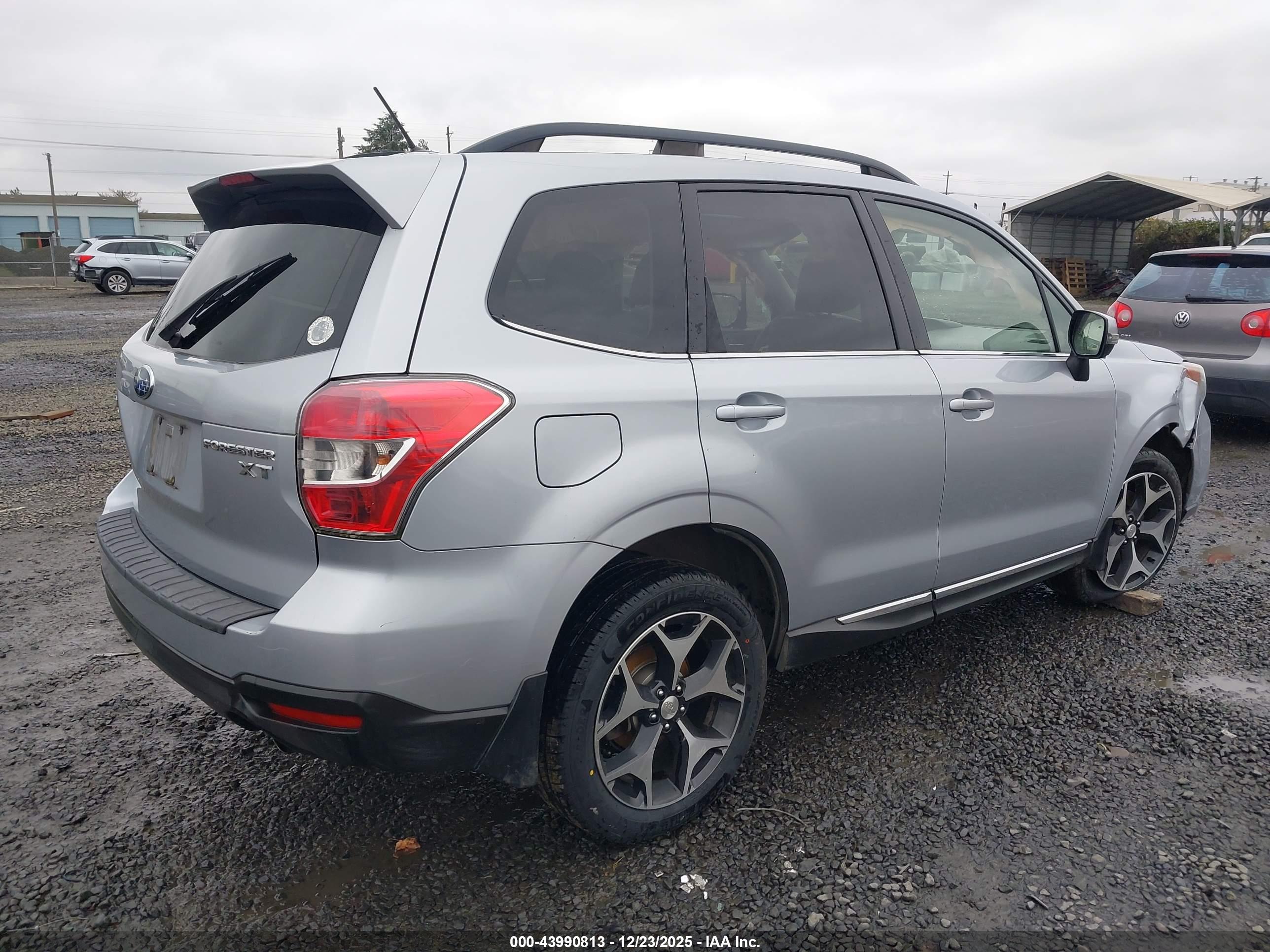SUBARU FORESTER image 4